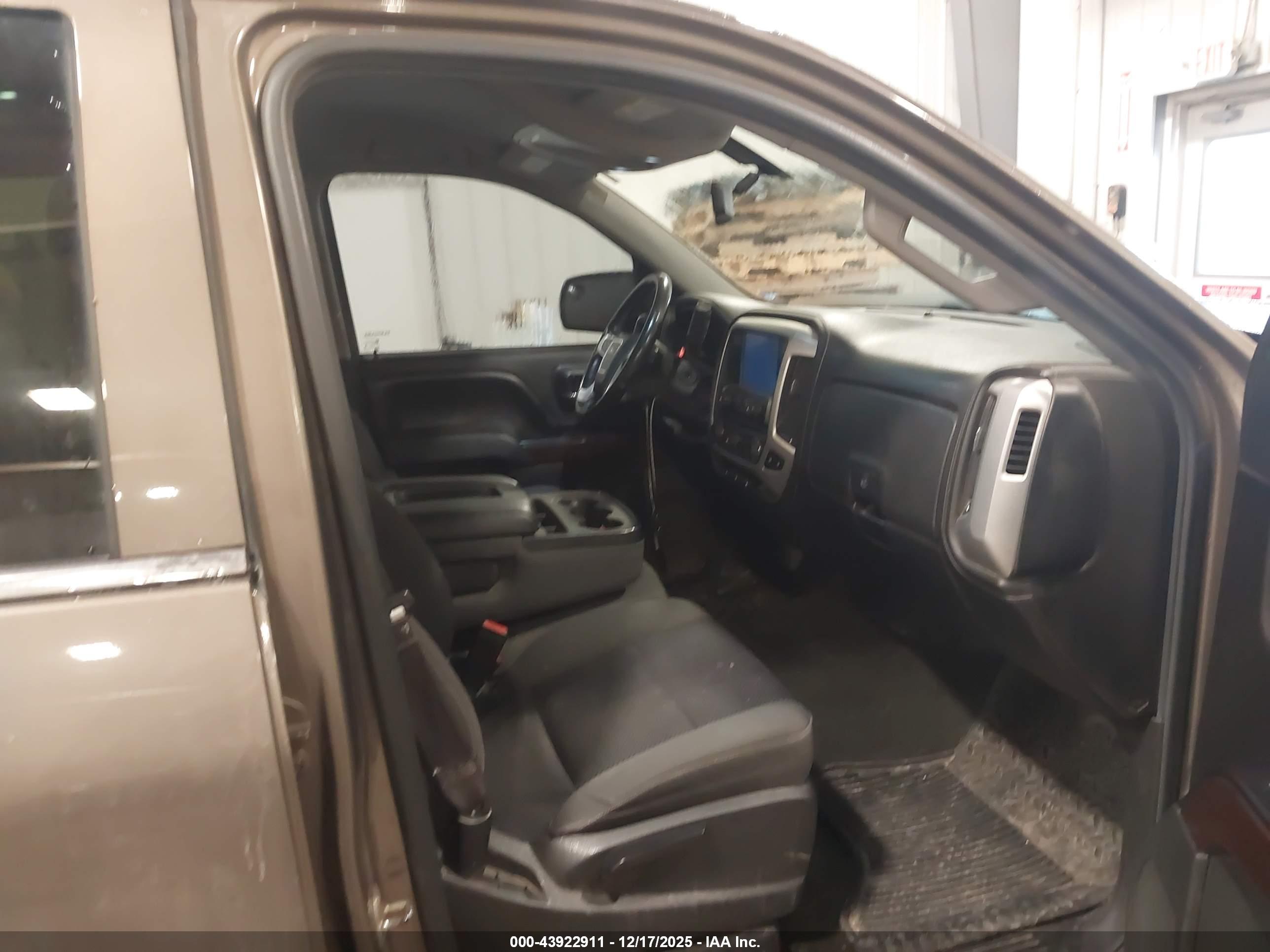 GMC SIERRA image 5