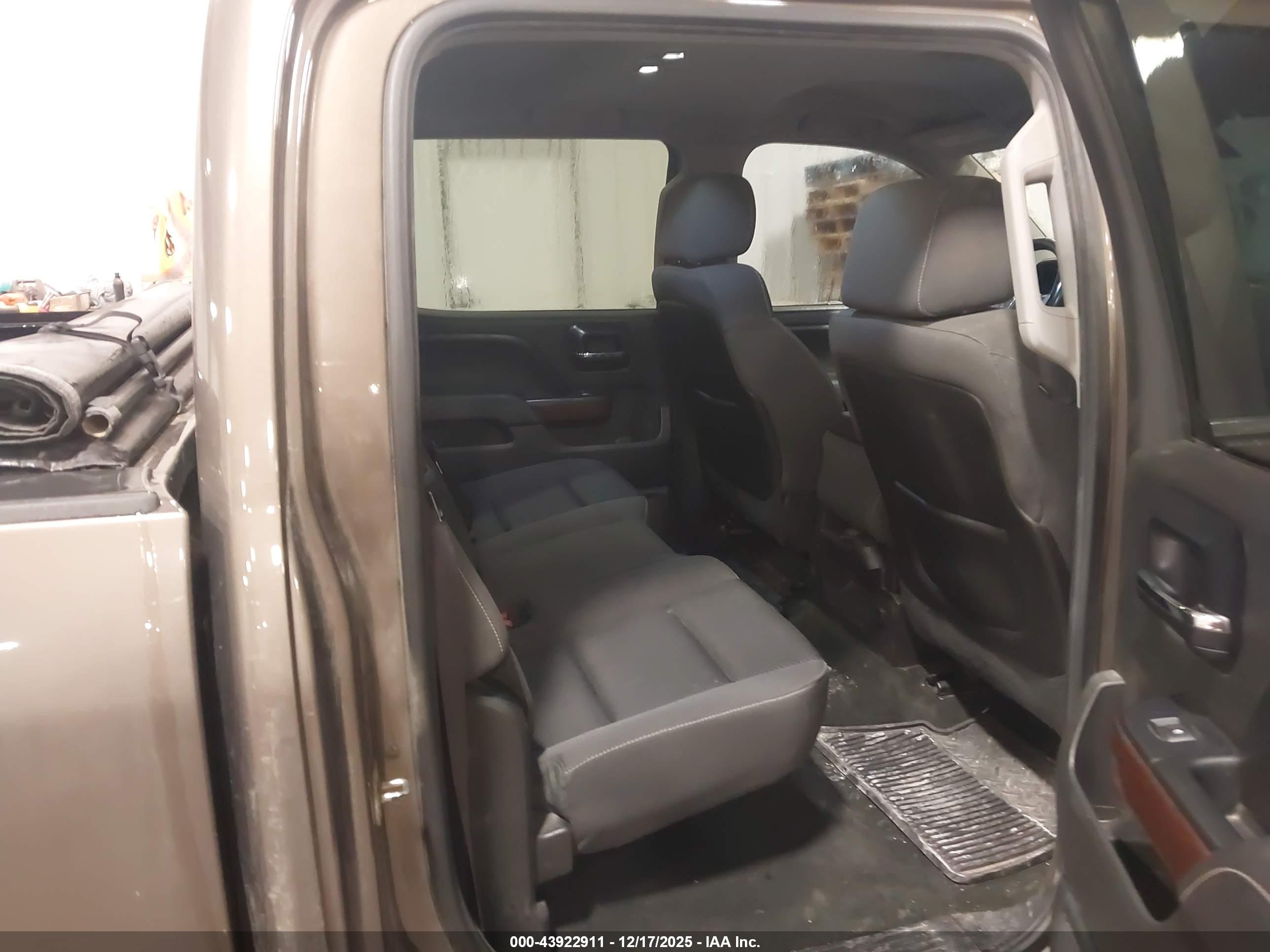 GMC SIERRA image 8