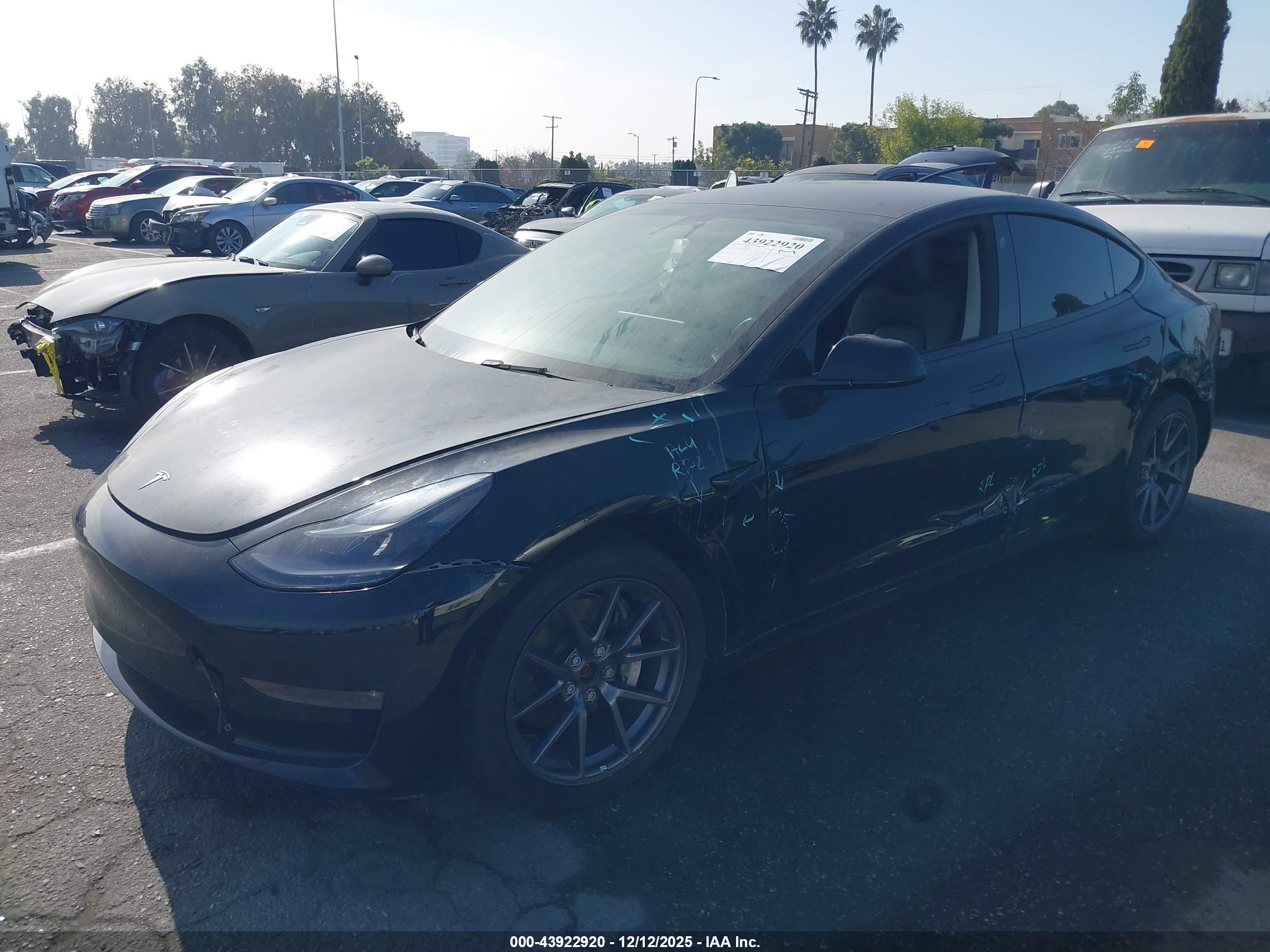 TESLA MODEL image 2