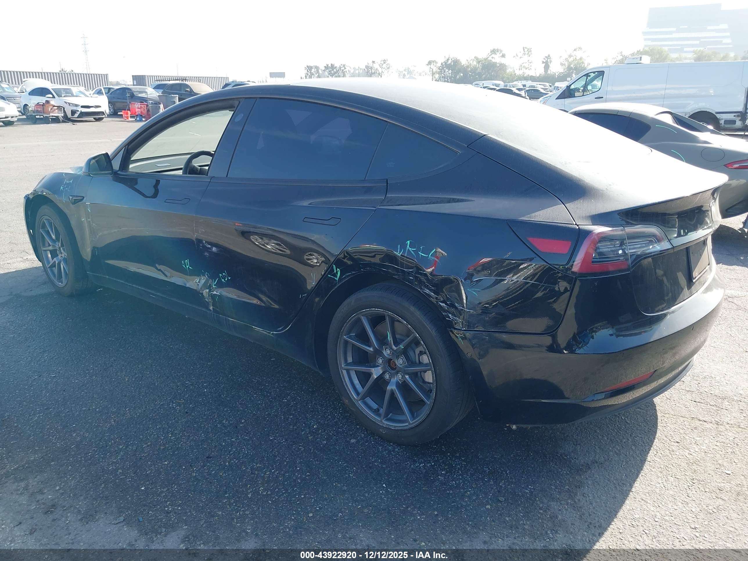 TESLA MODEL image 3