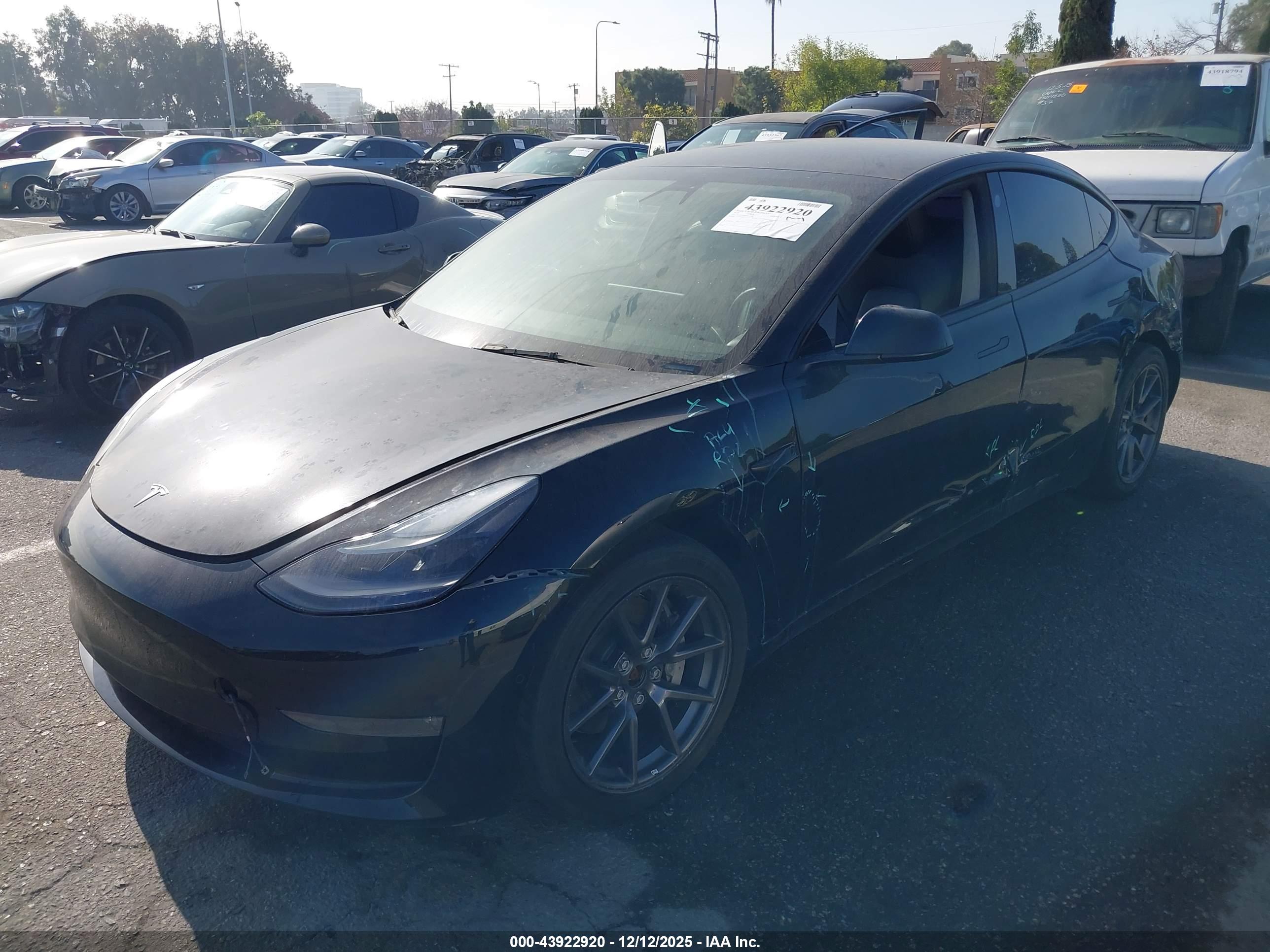 TESLA MODEL image 6