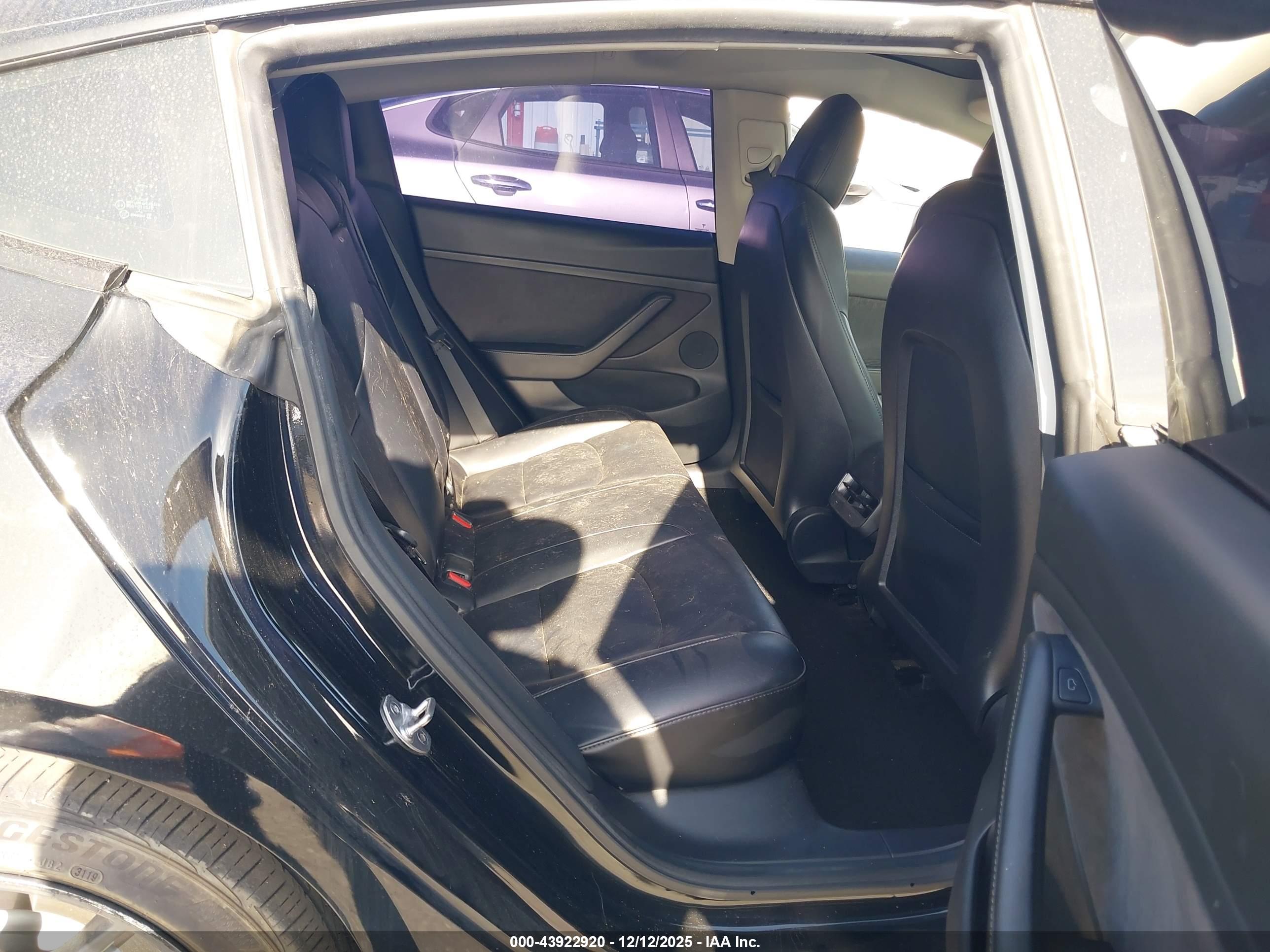 TESLA MODEL image 8