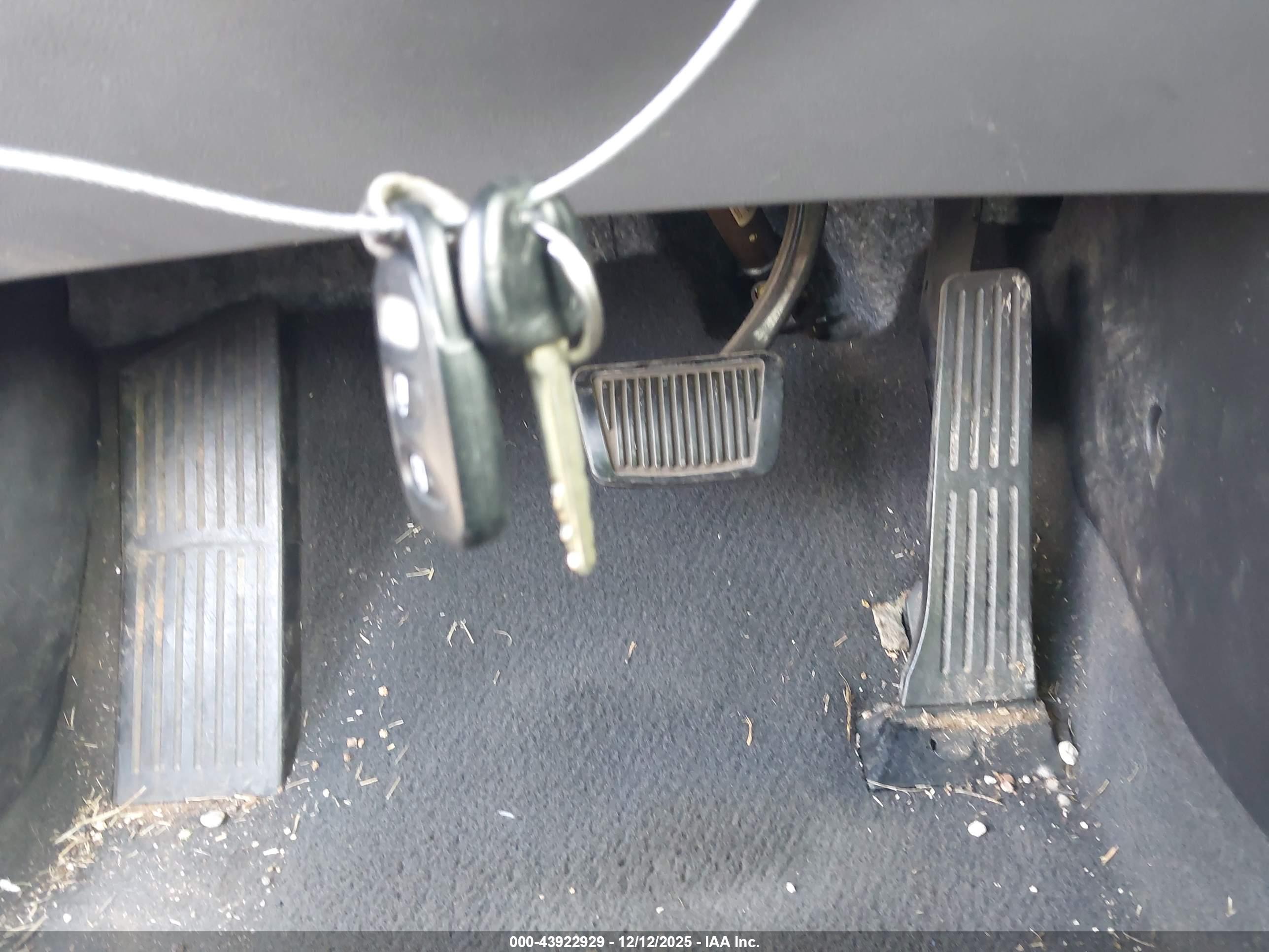 HYUNDAI ELANTRA image 11