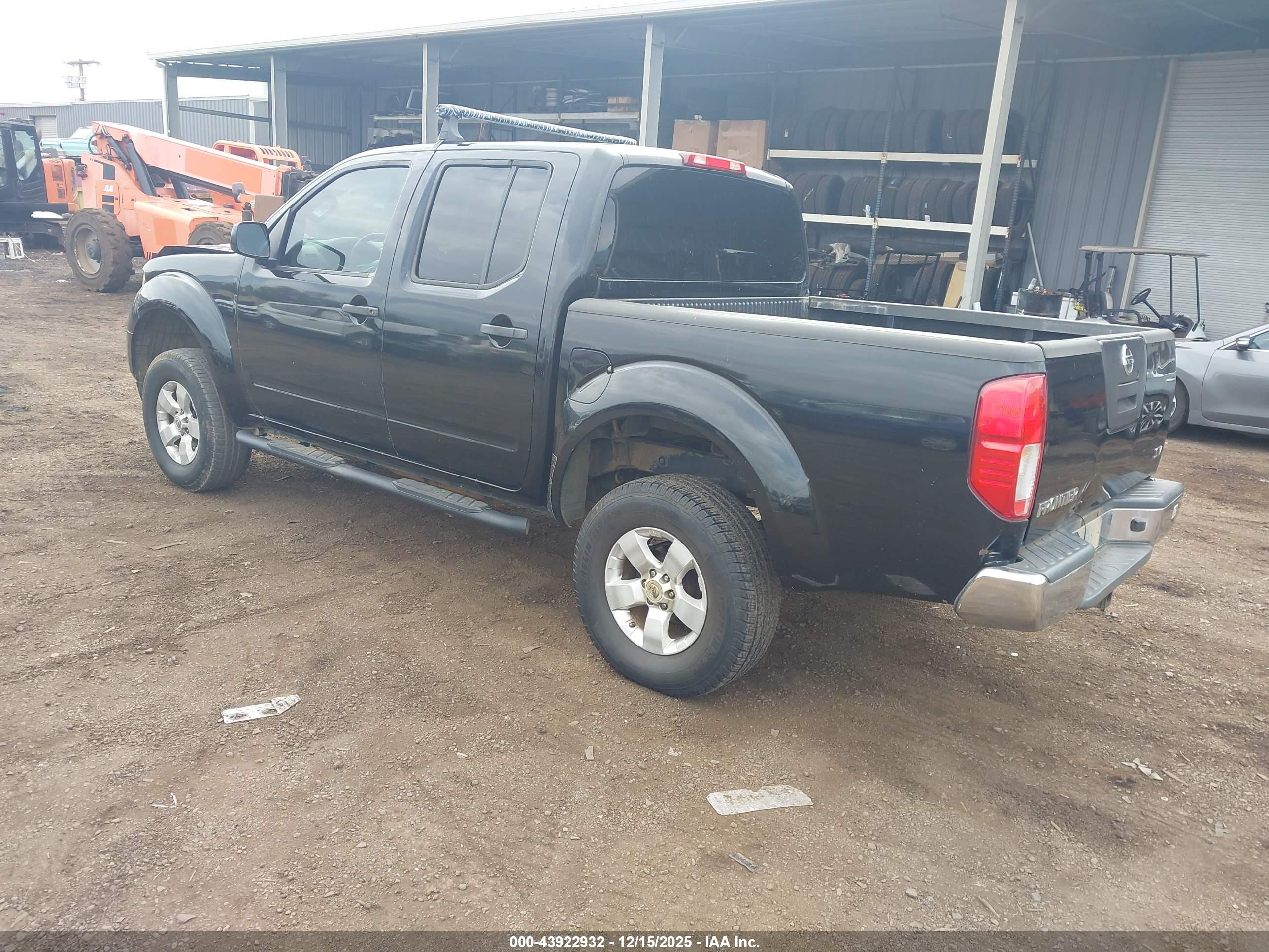 NISSAN FRONTIER image 3