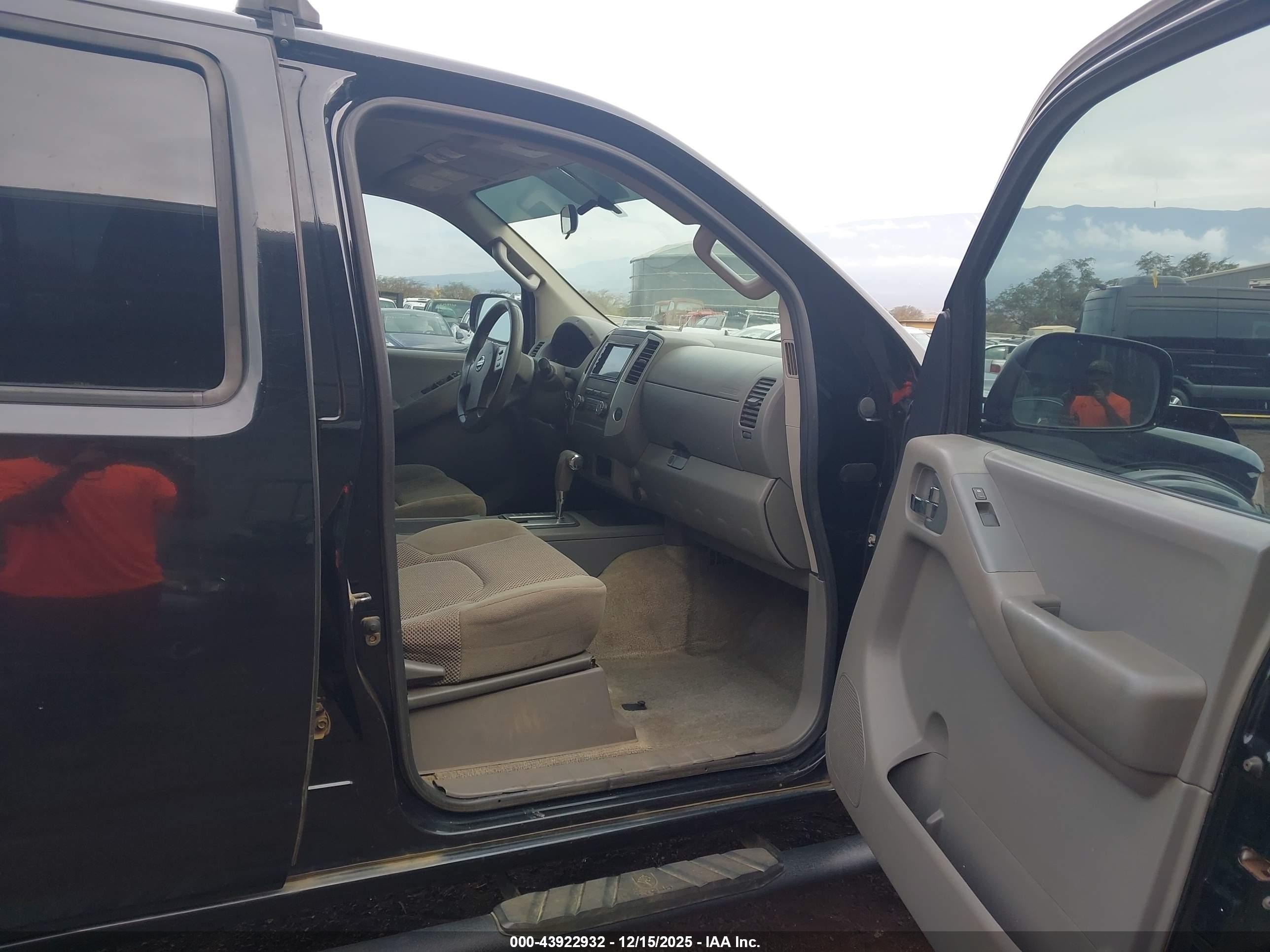 NISSAN FRONTIER image 5