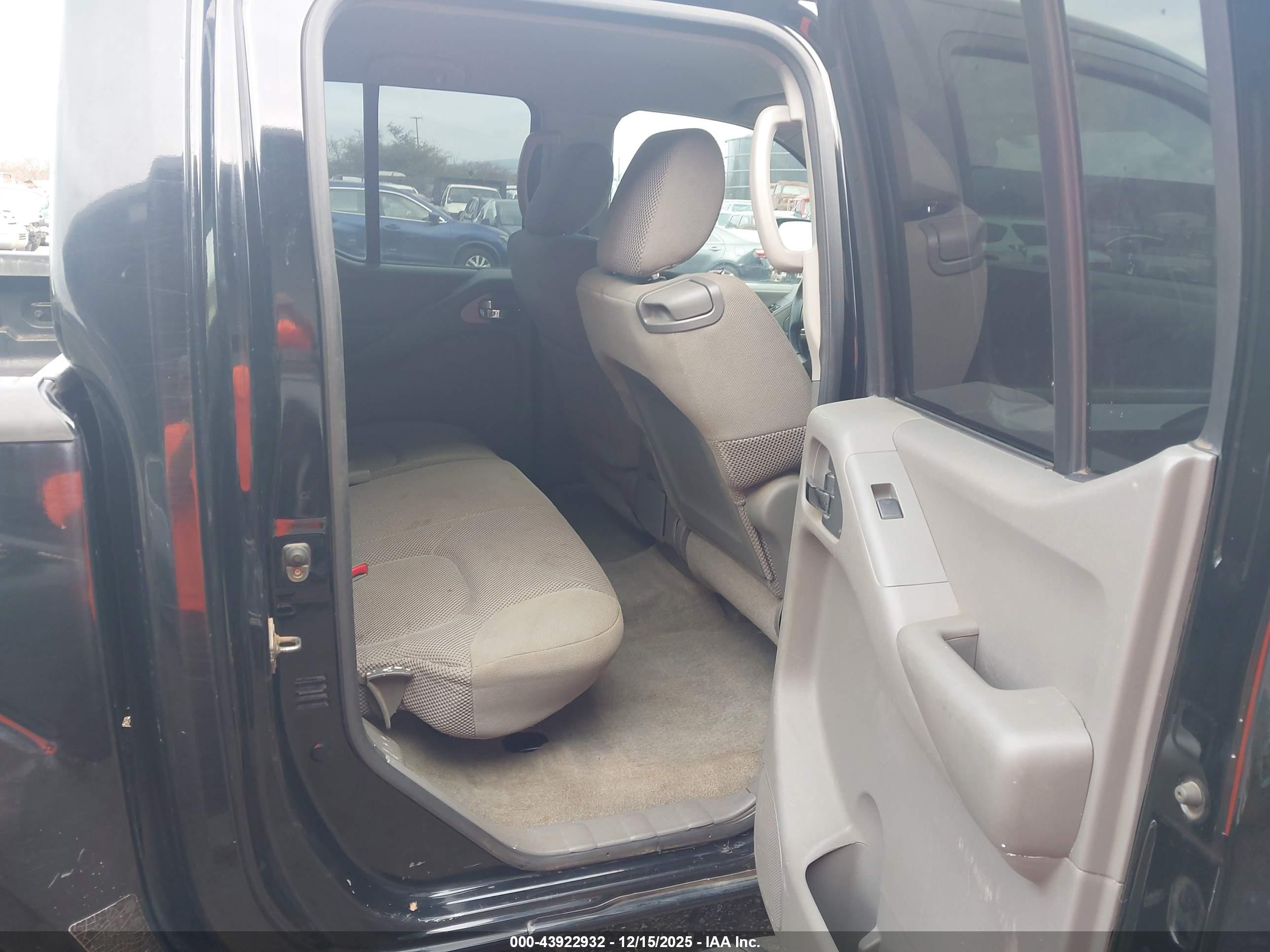 NISSAN FRONTIER image 8