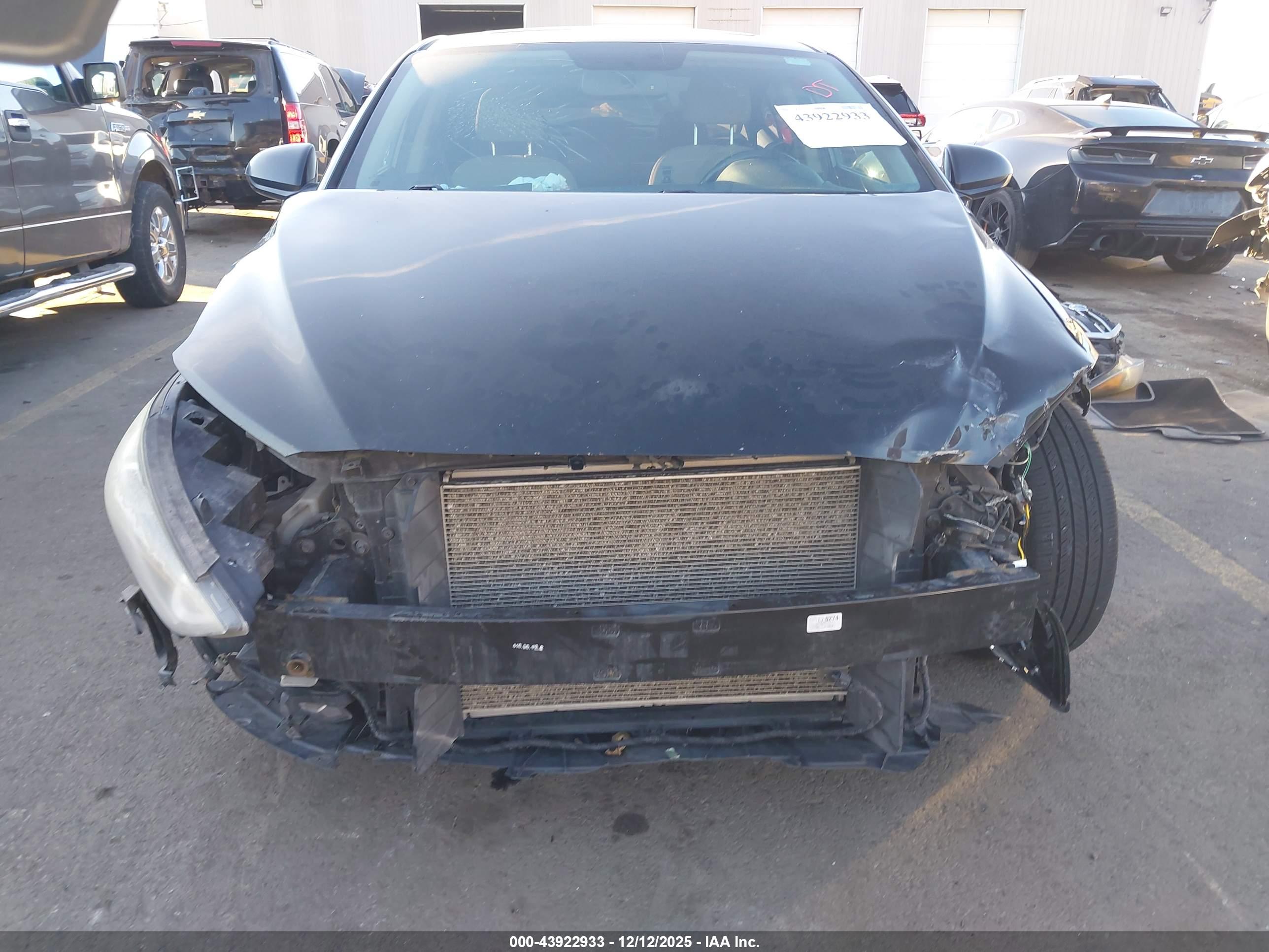 HYUNDAI ELANTRA image 6