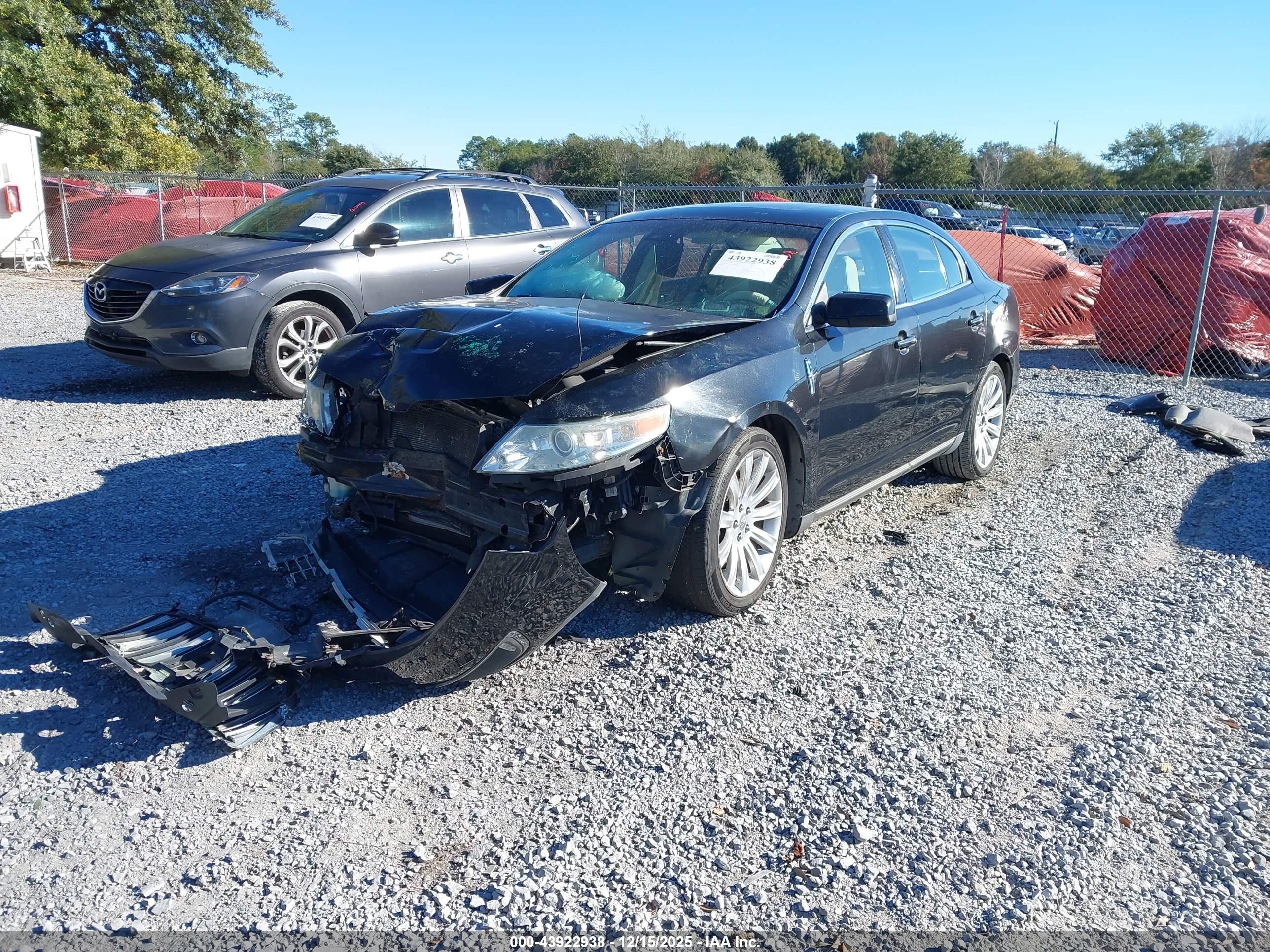 LINCOLN MKS image 2