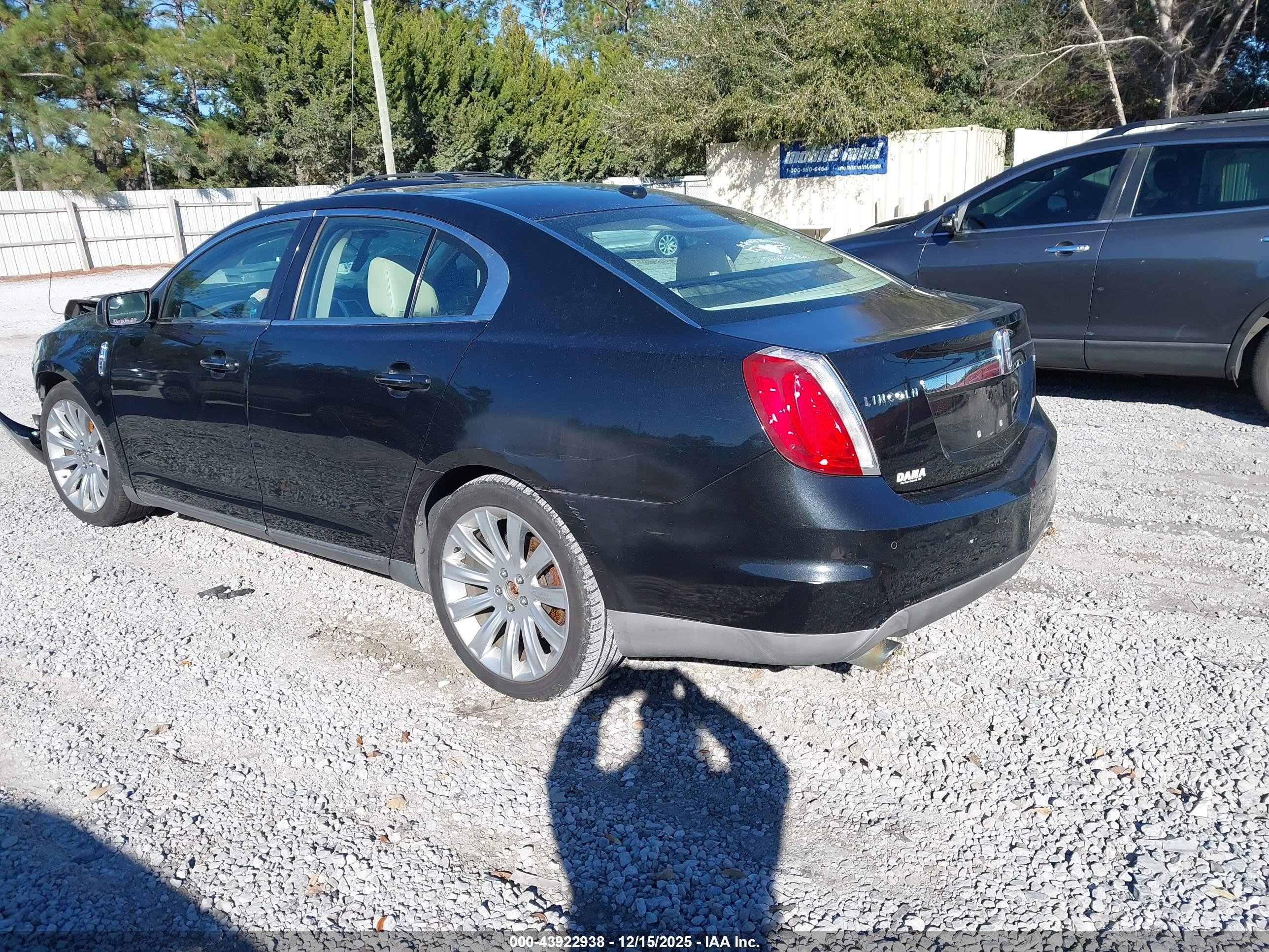 LINCOLN MKS image 3