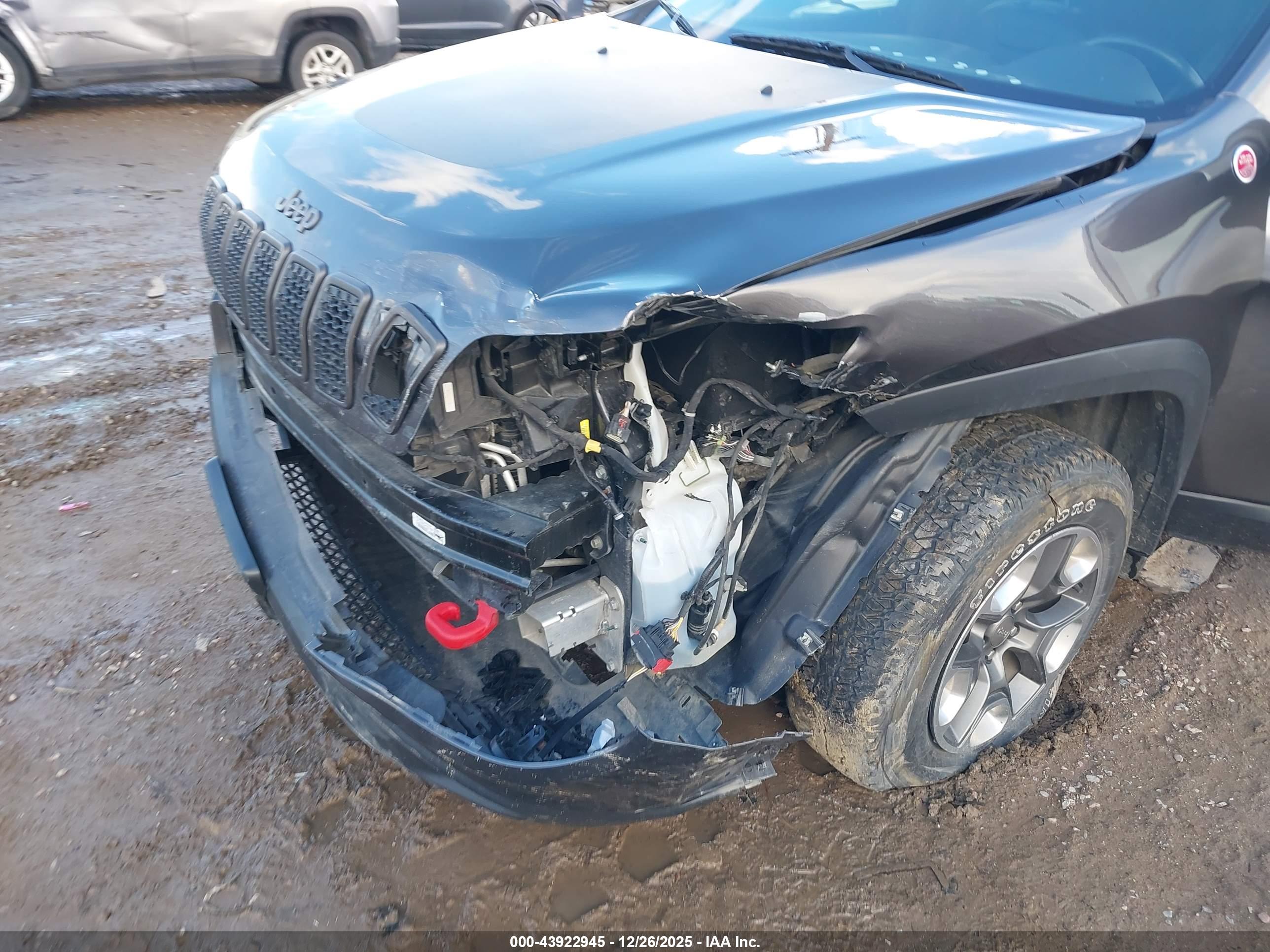 JEEP CHEROKEE image 6