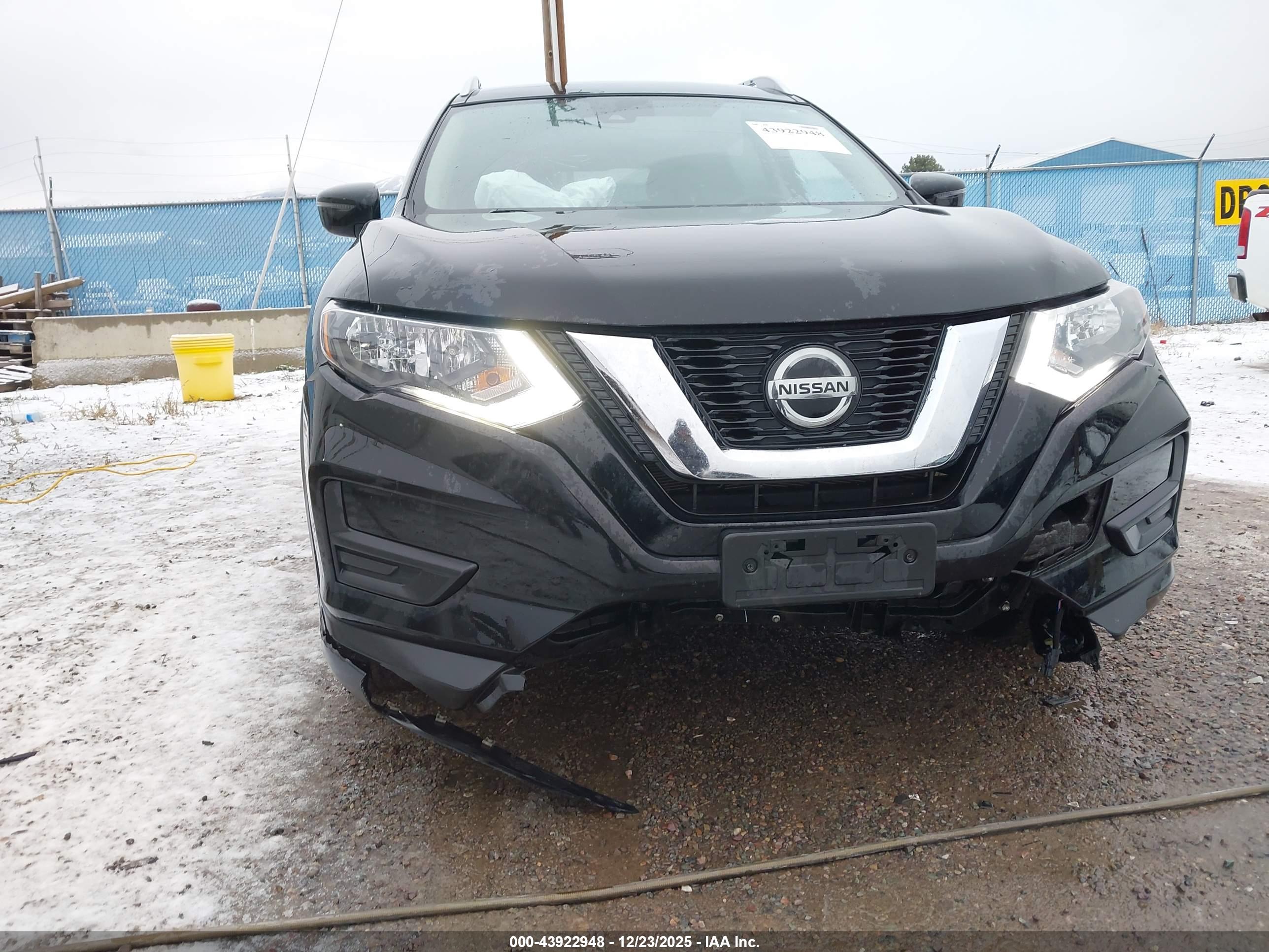 NISSAN ROGUE image 6
