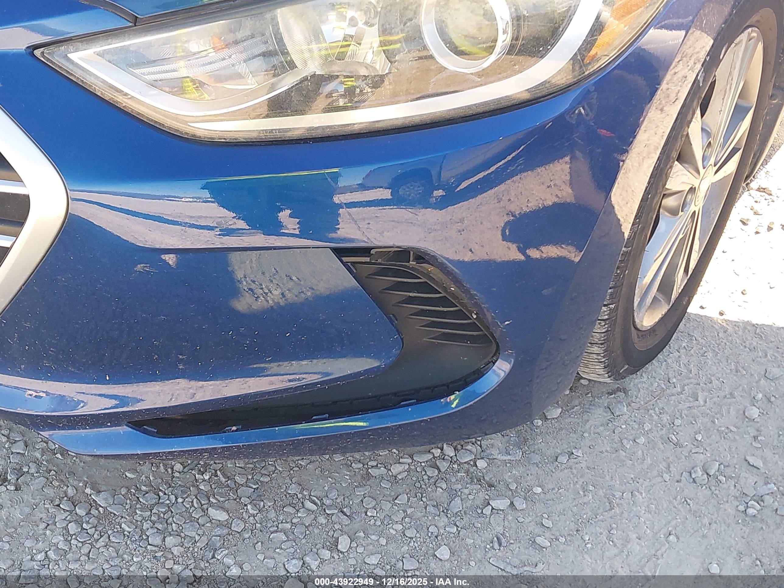 HYUNDAI ELANTRA image 6