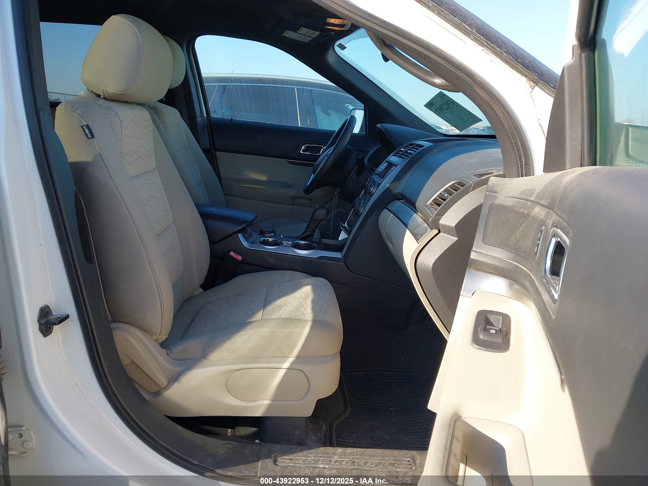 FORD EXPLORER image 5
