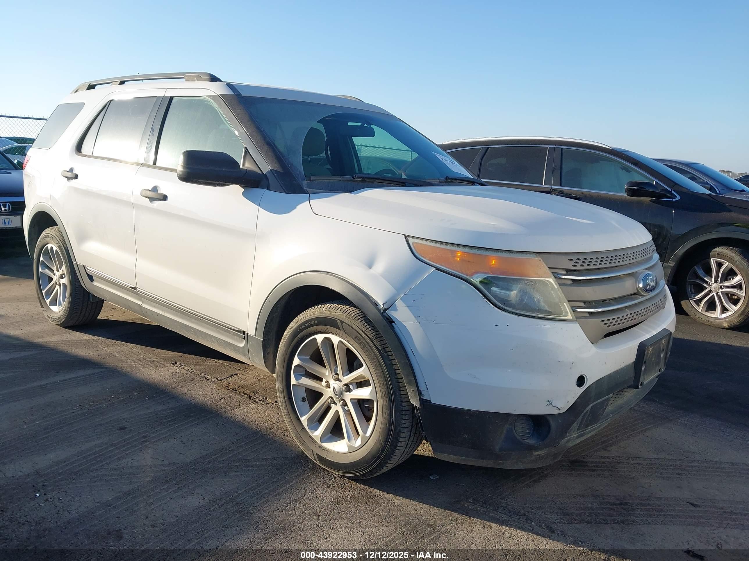 FORD EXPLORER image 6