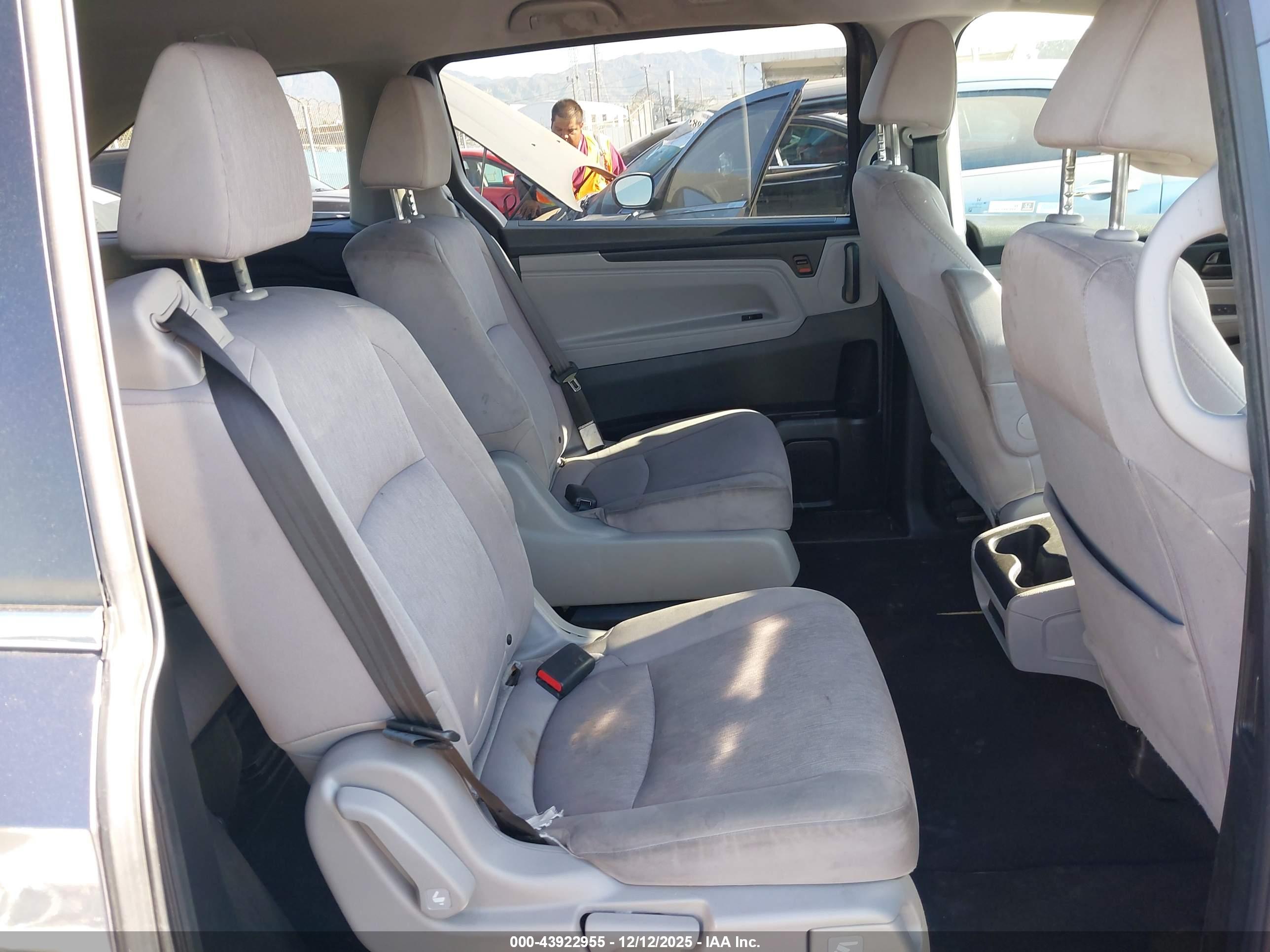 HONDA ODYSSEY image 8