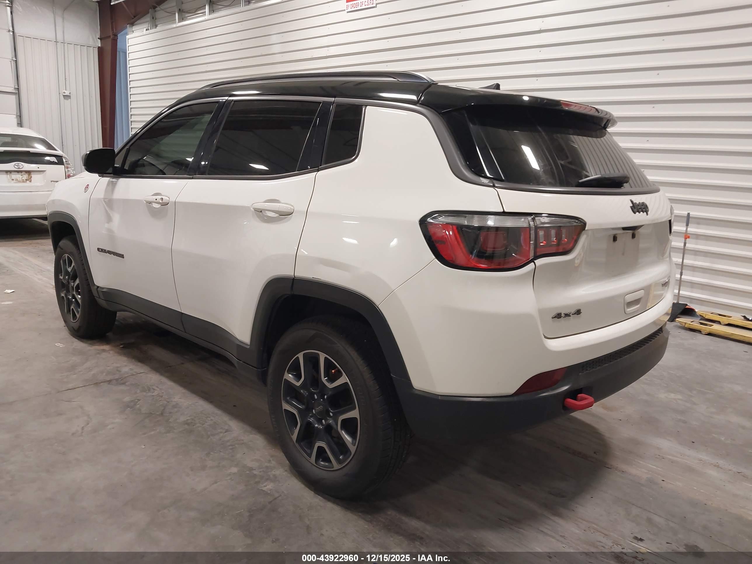 JEEP COMPASS image 3