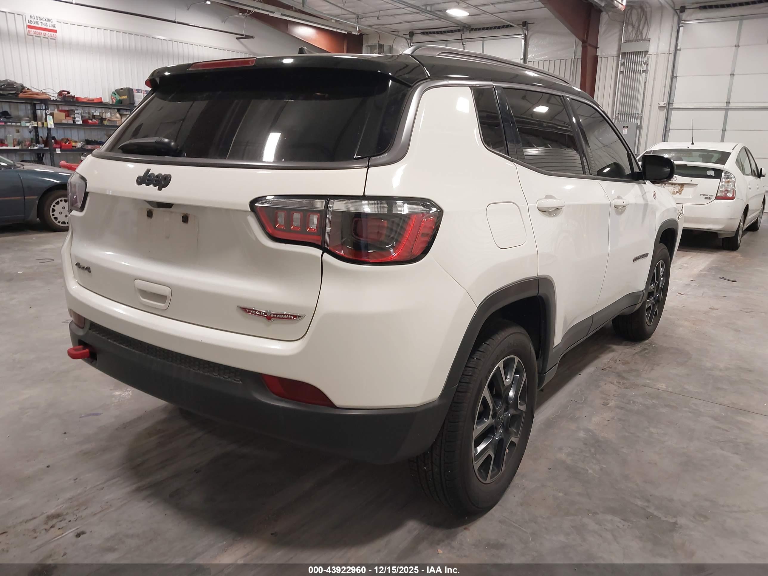 JEEP COMPASS image 4