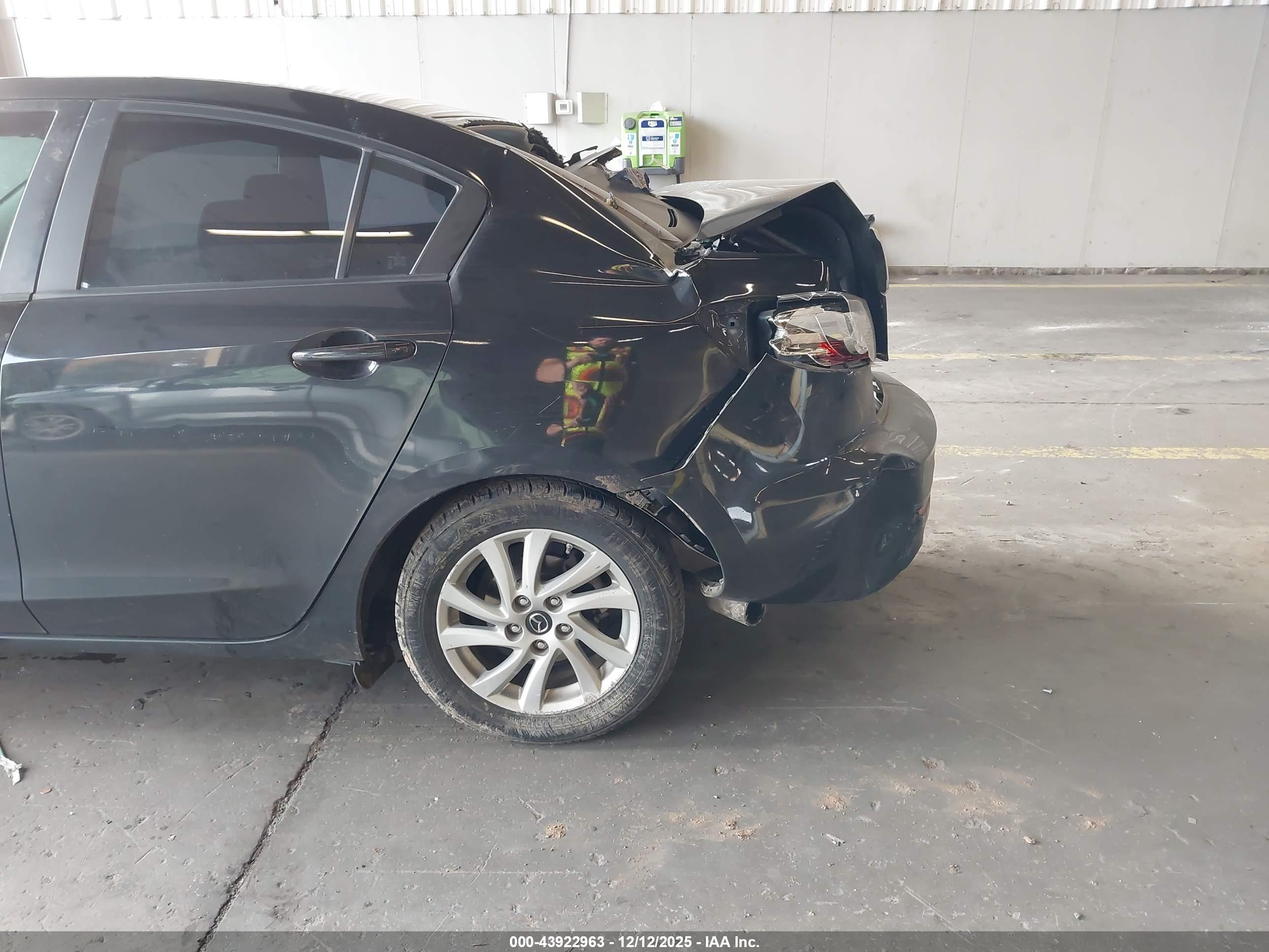 MAZDA MAZDA3 image 6