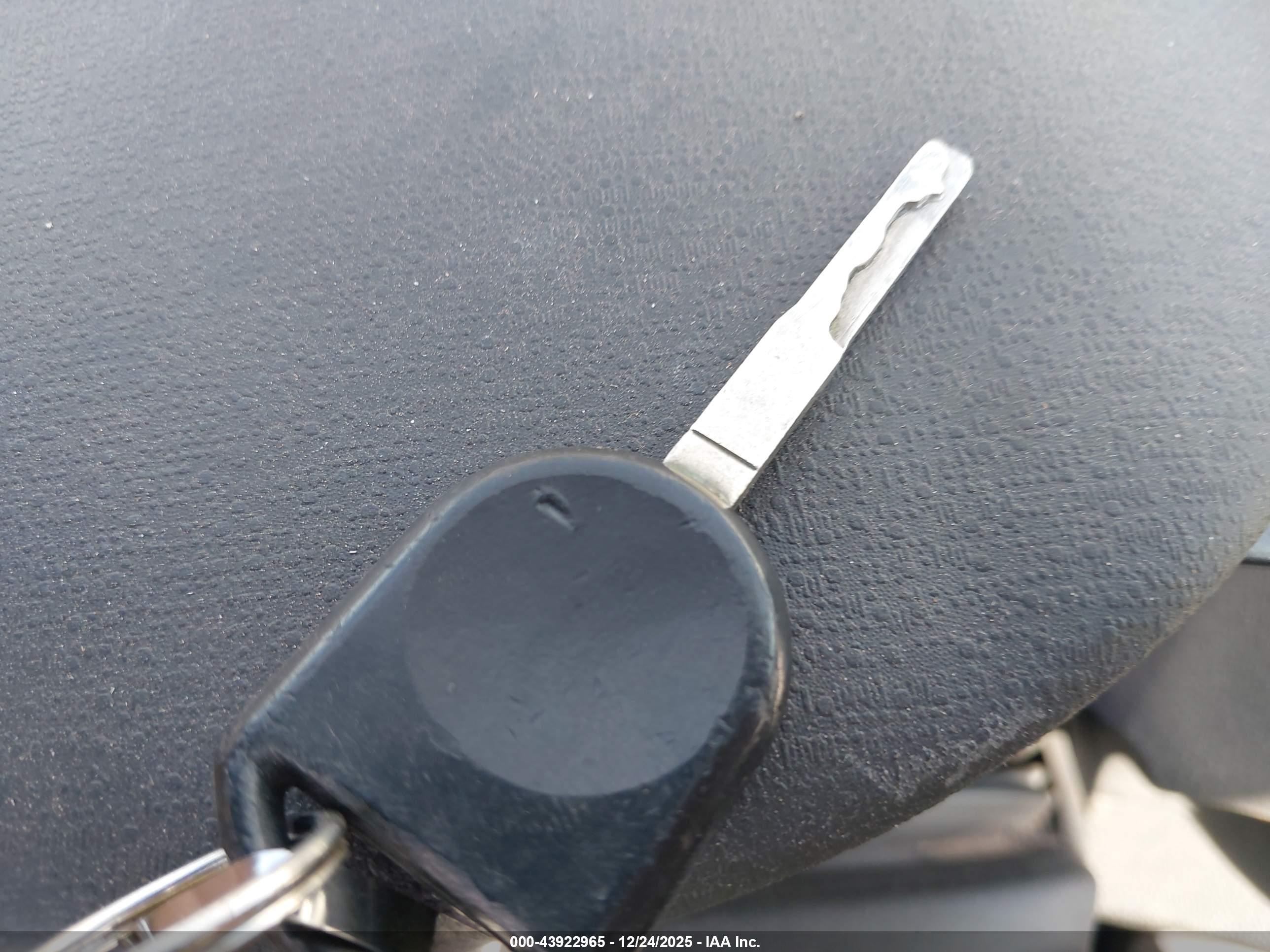 FORD FIESTA image 11