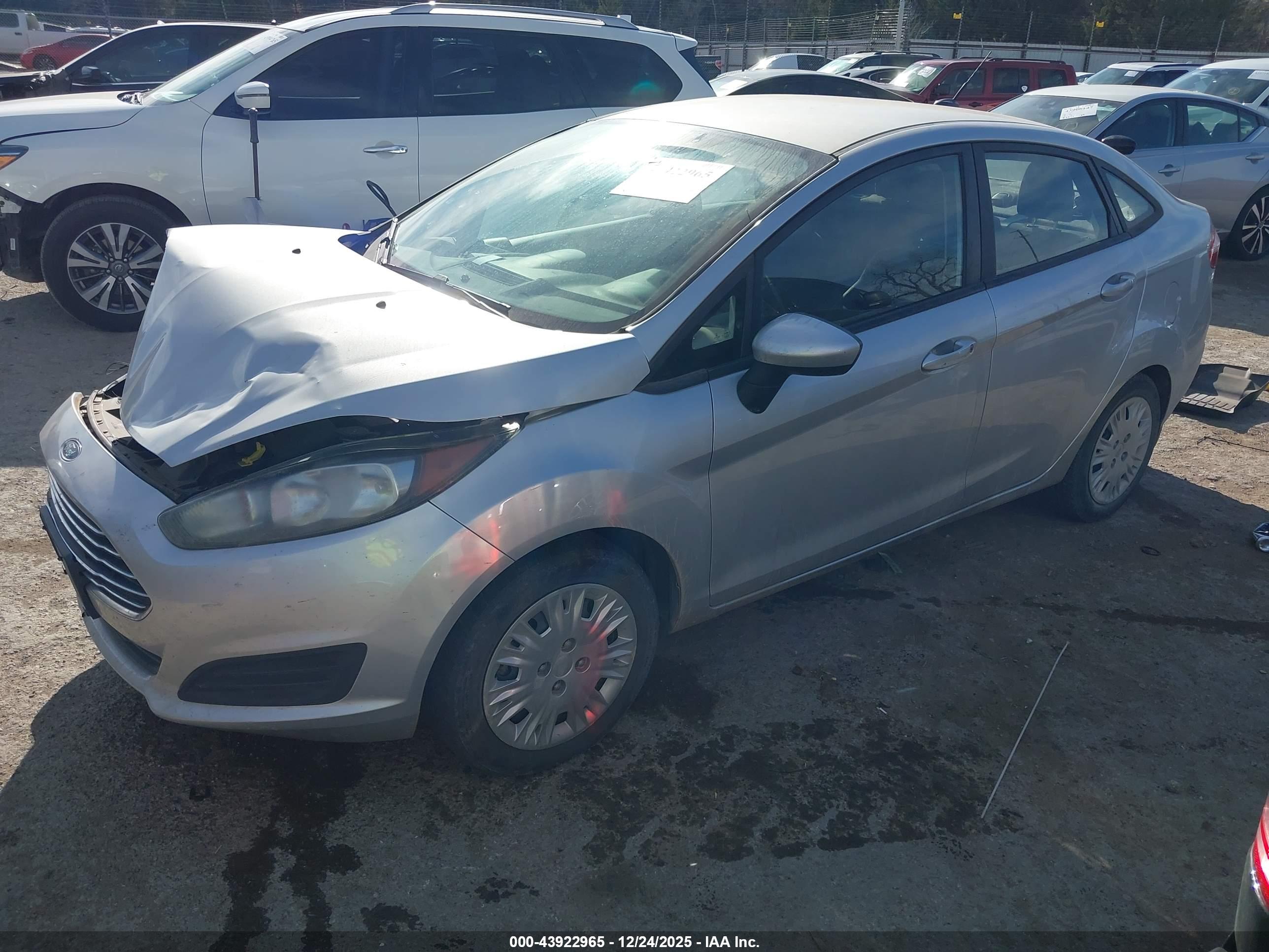FORD FIESTA image 2
