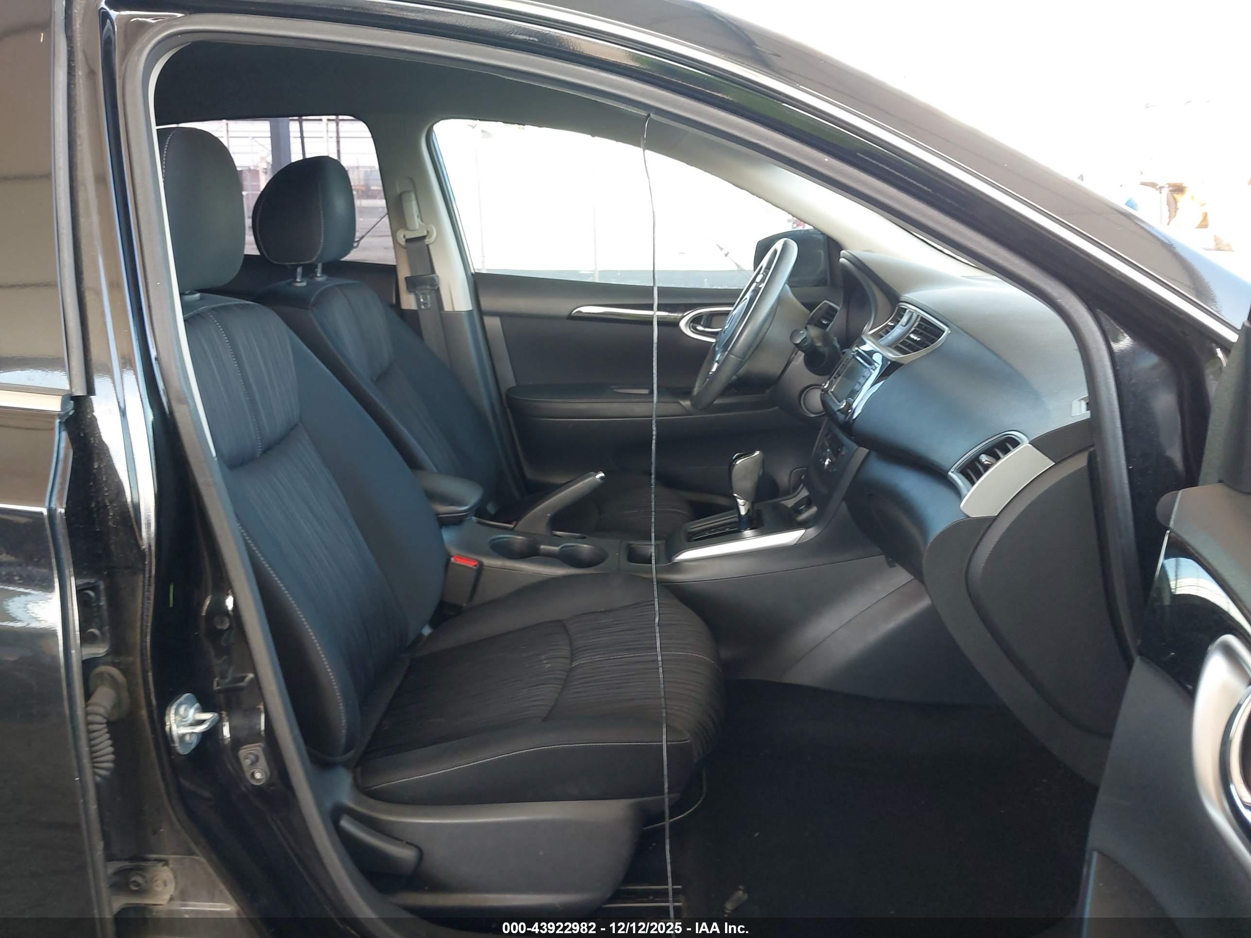 NISSAN SENTRA image 5