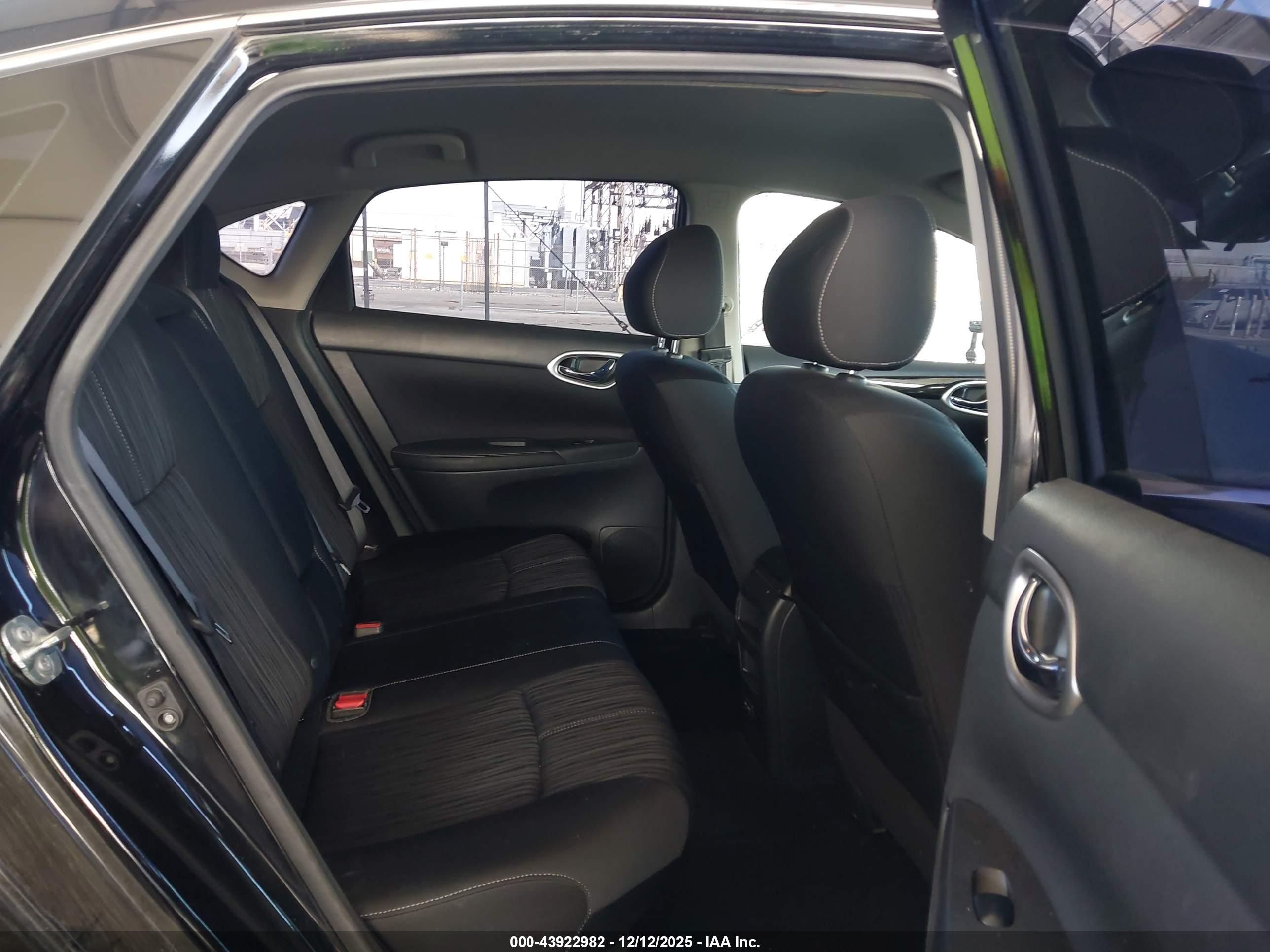 NISSAN SENTRA image 8