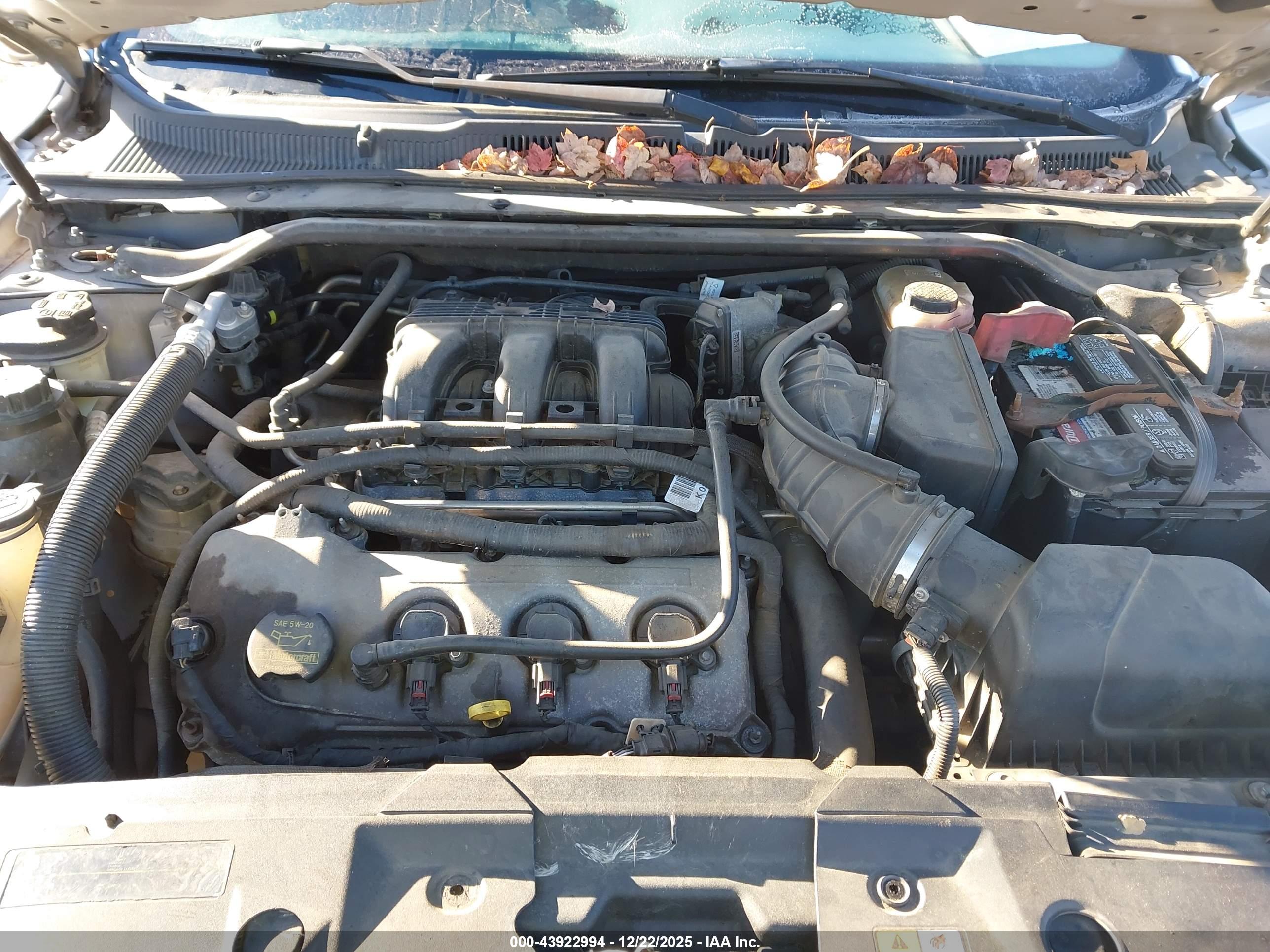 FORD TAURUS image 10