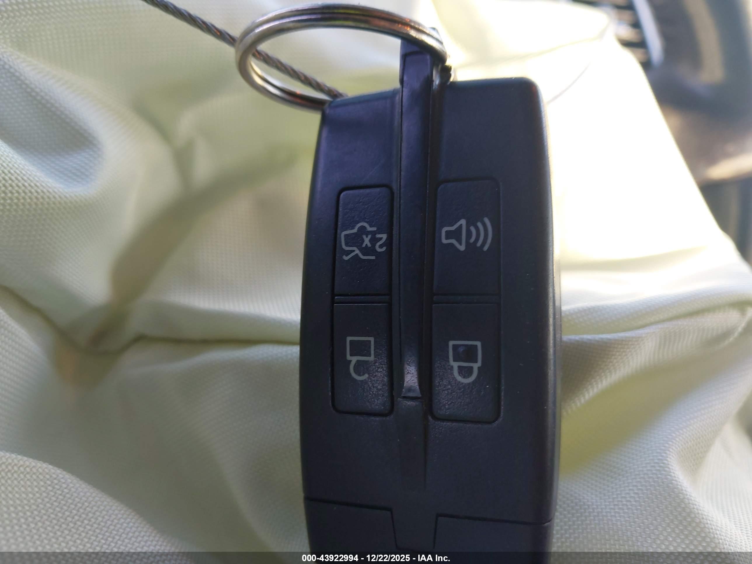FORD TAURUS image 11