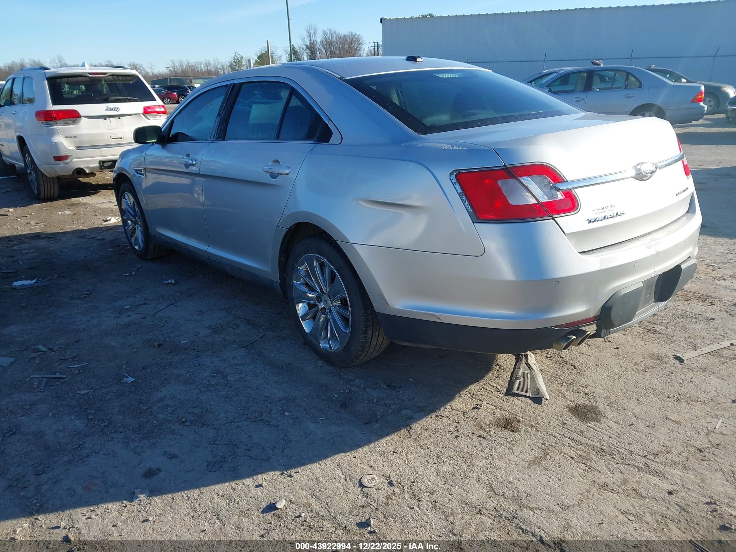 FORD TAURUS image 3