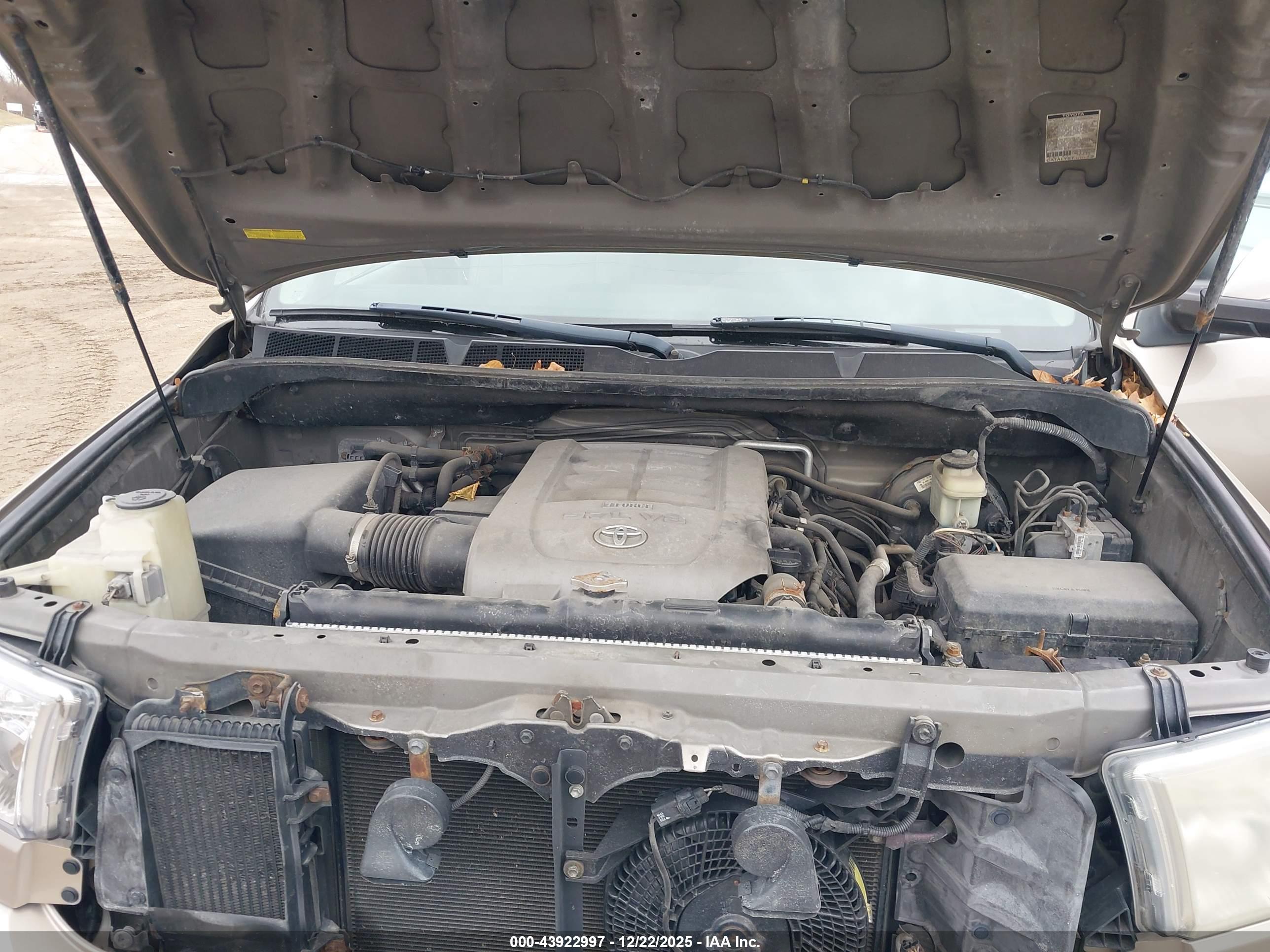 TOYOTA SEQUOIA image 10