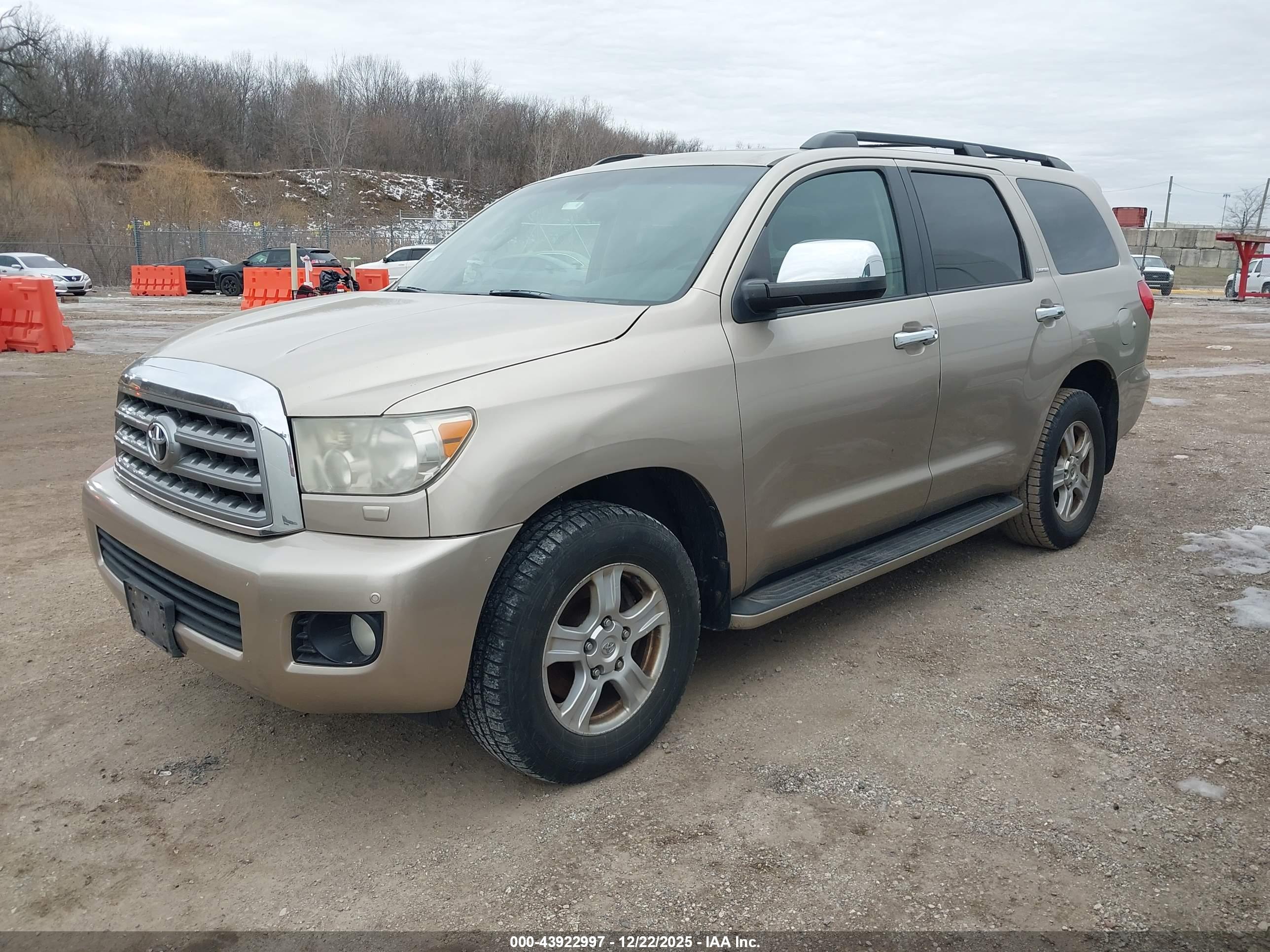 TOYOTA SEQUOIA image 2