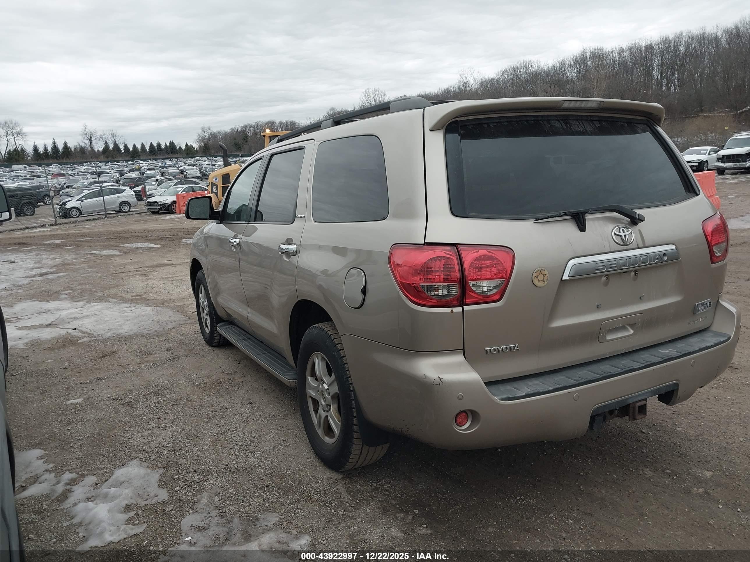TOYOTA SEQUOIA image 3
