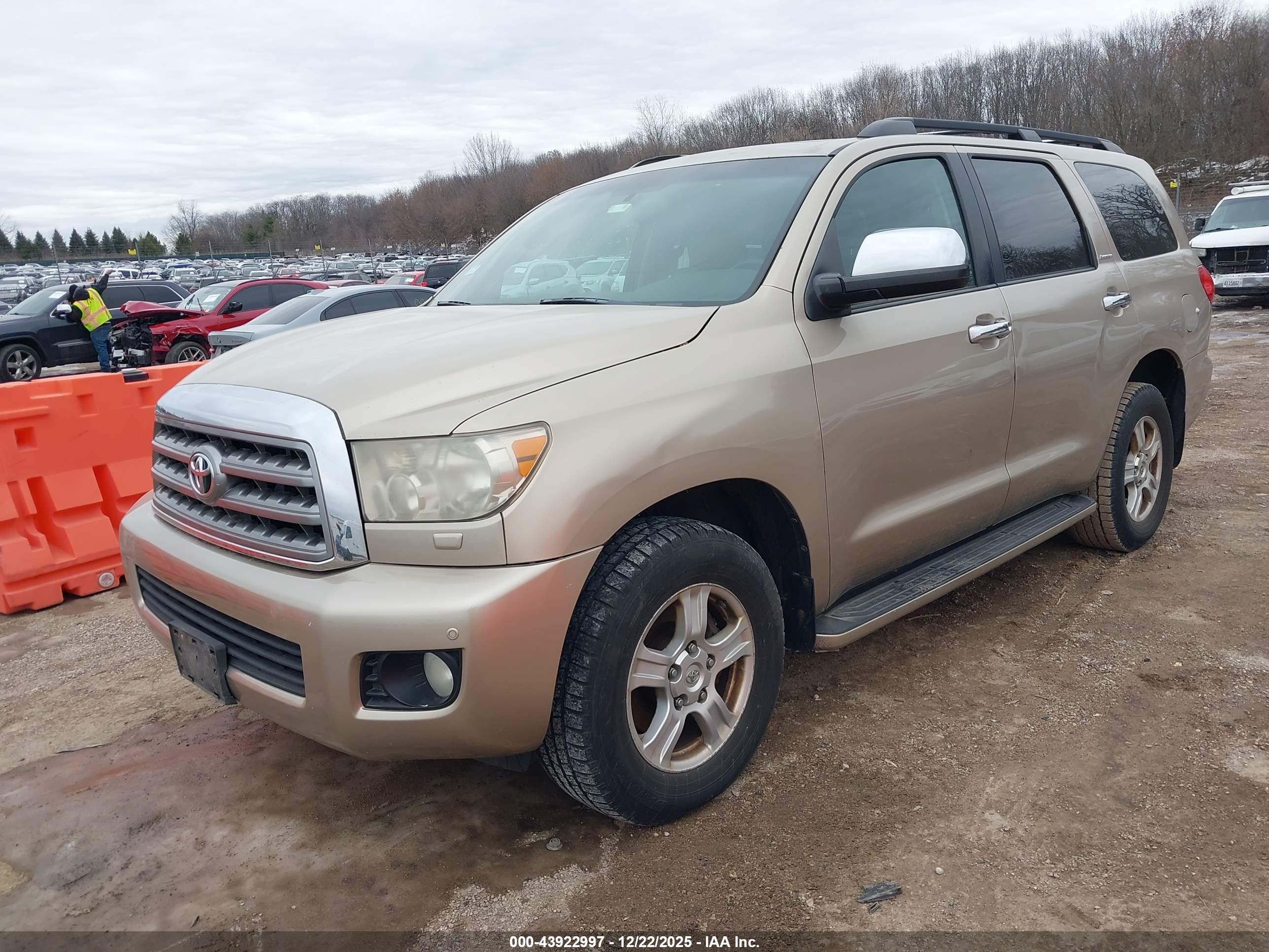 TOYOTA SEQUOIA image 6