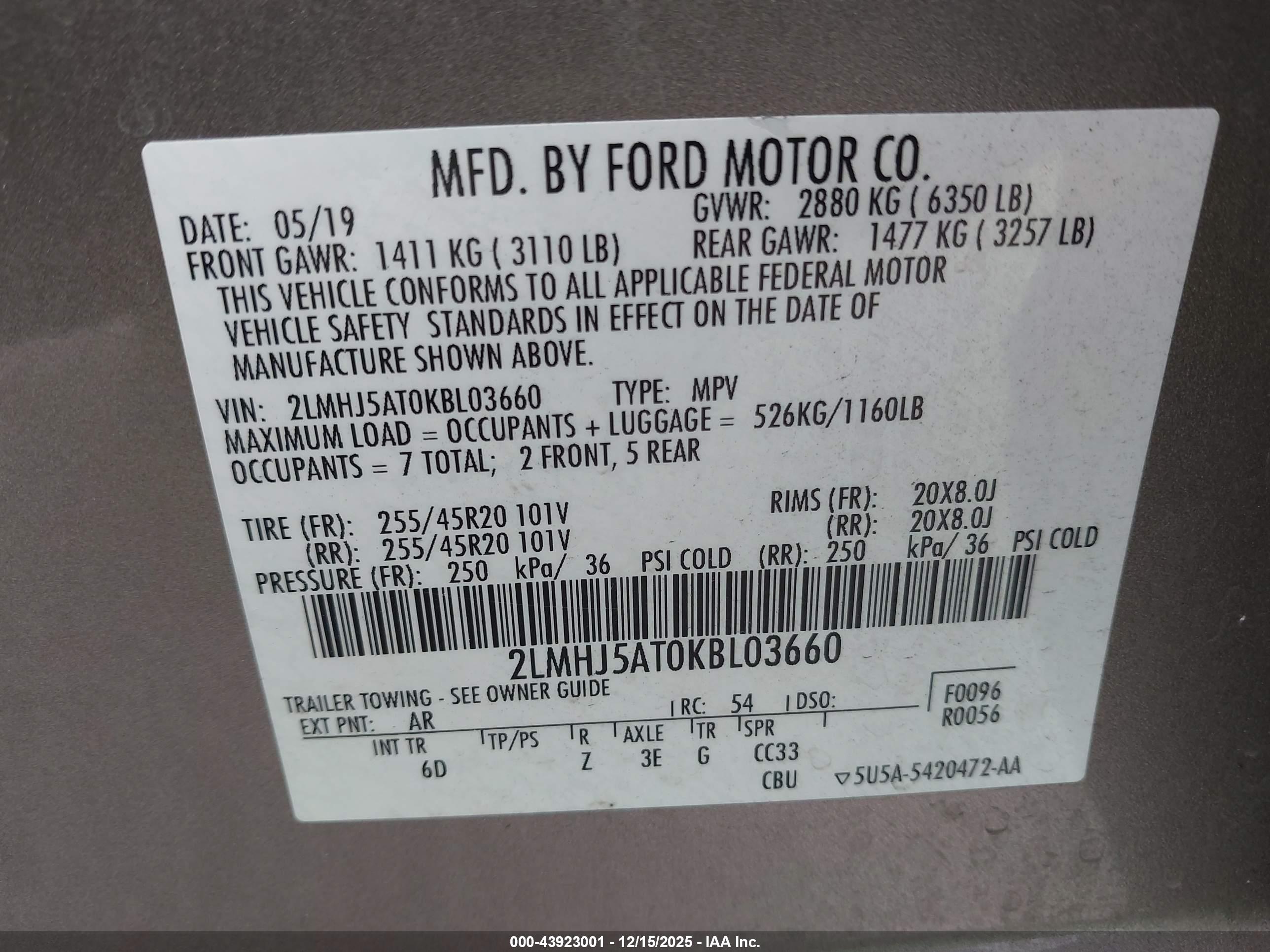 LINCOLN MKT image 9