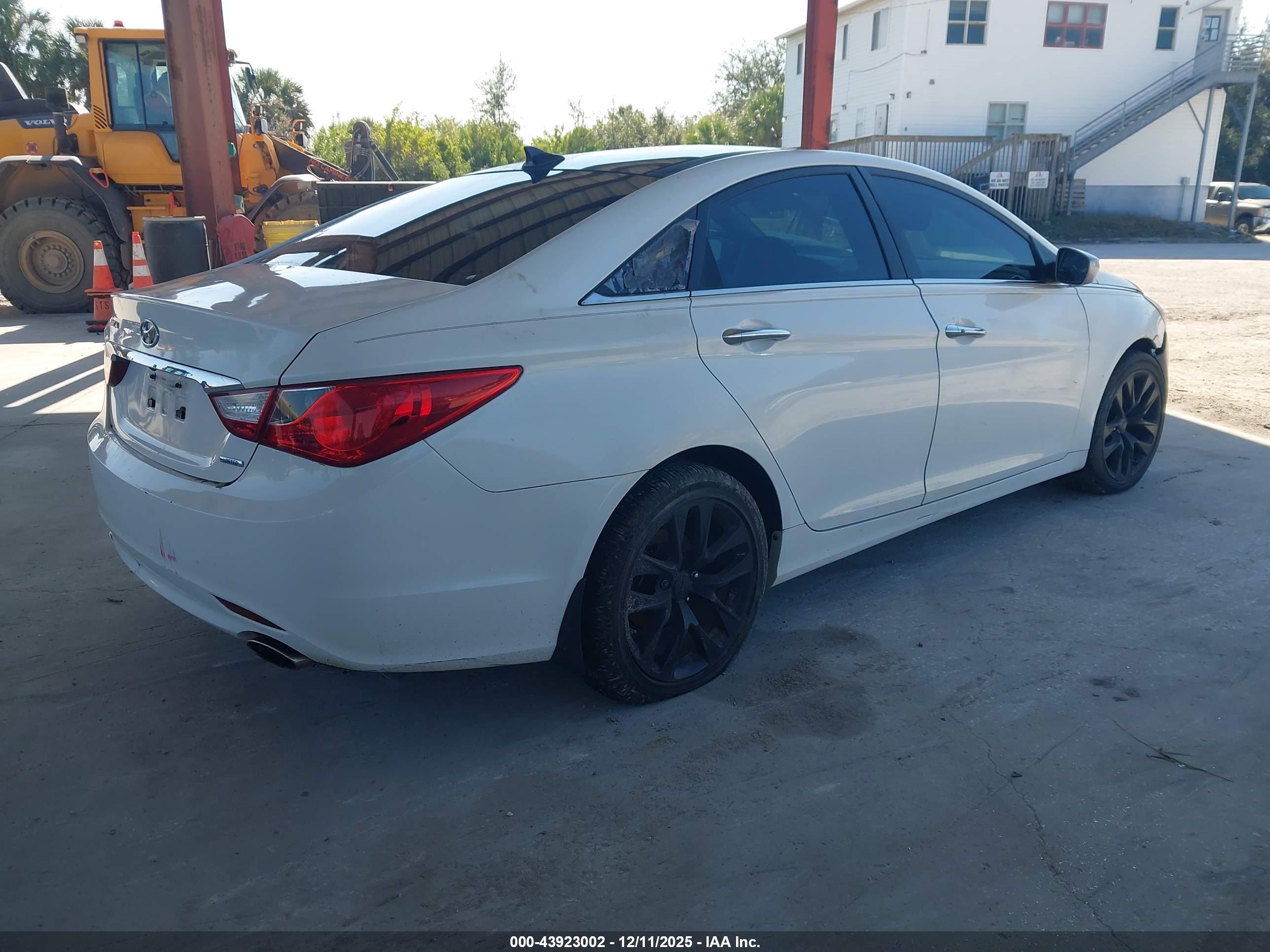 HYUNDAI SONATA image 4