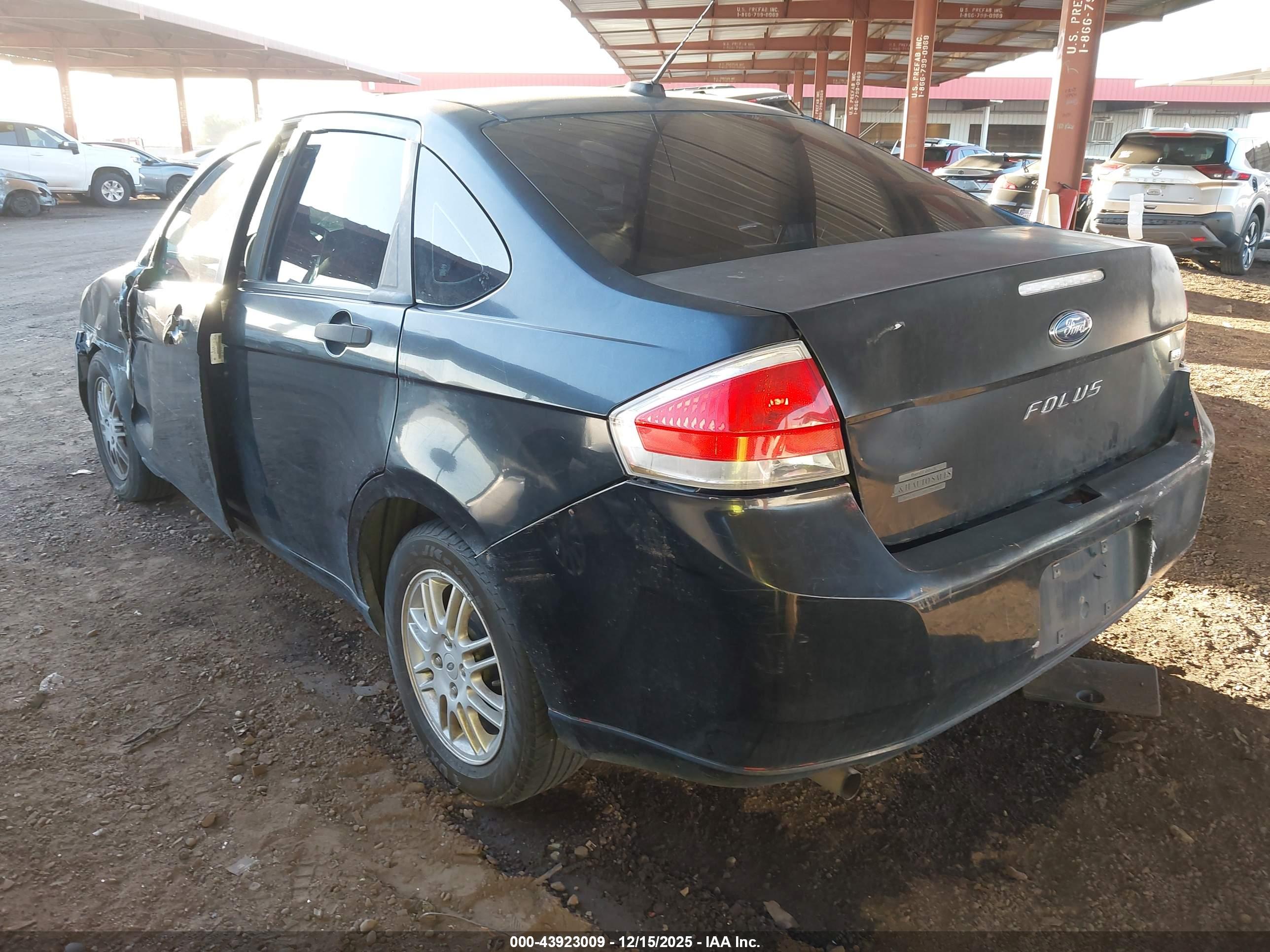 FORD FOCUS image 3