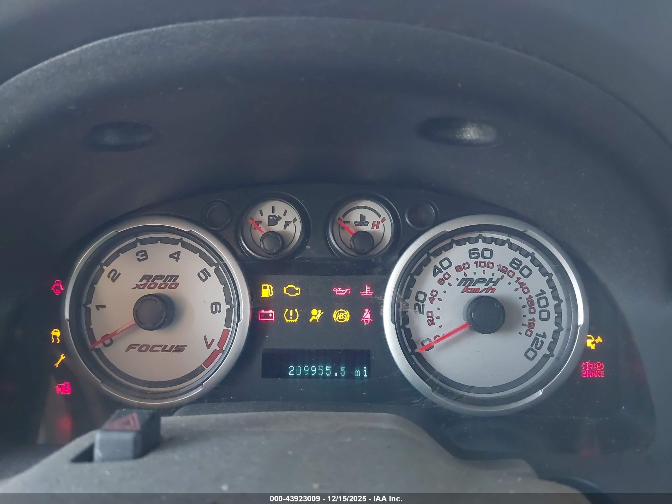 FORD FOCUS image 7