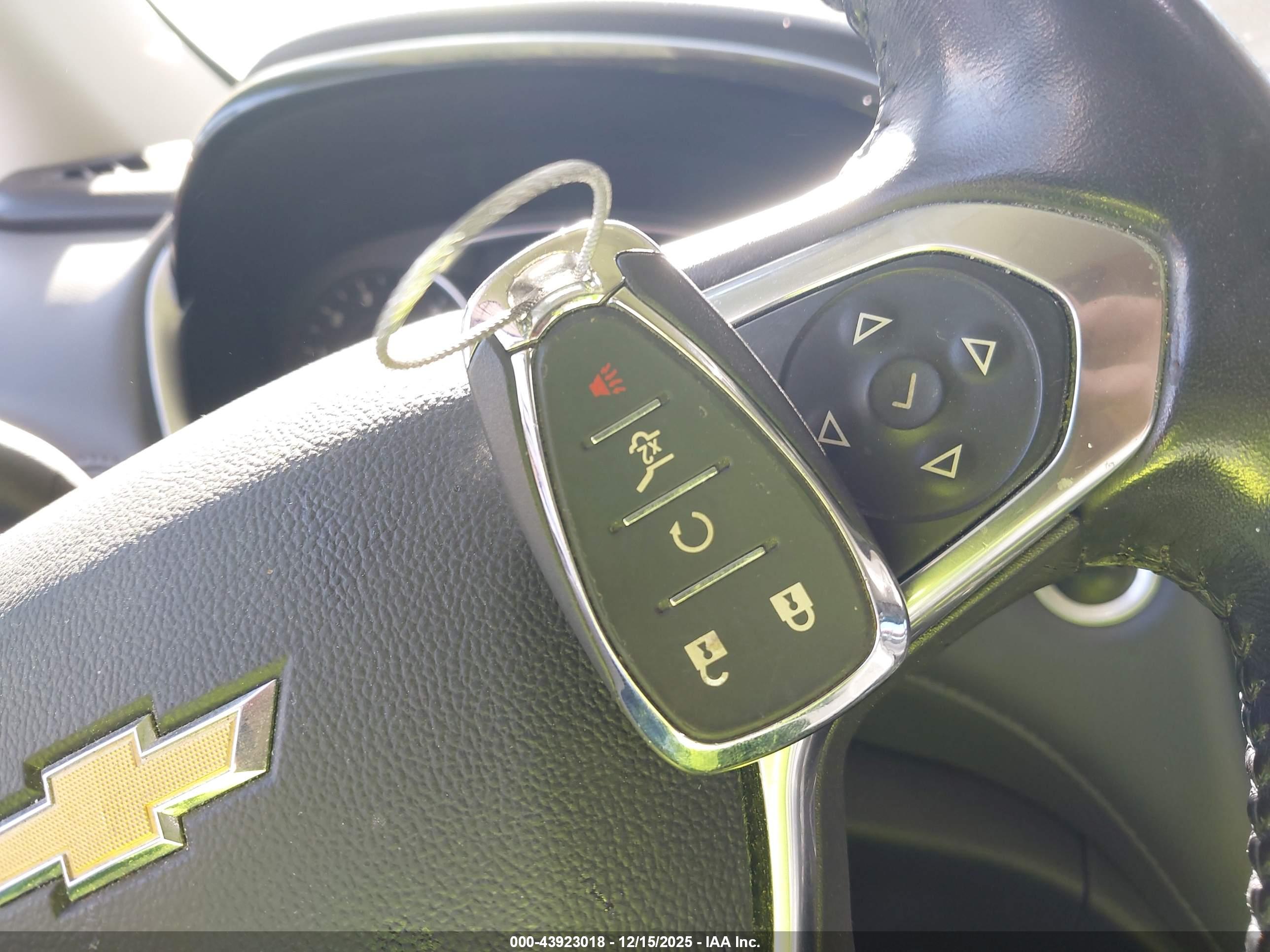 CHEVROLET TRAVERSE image 11