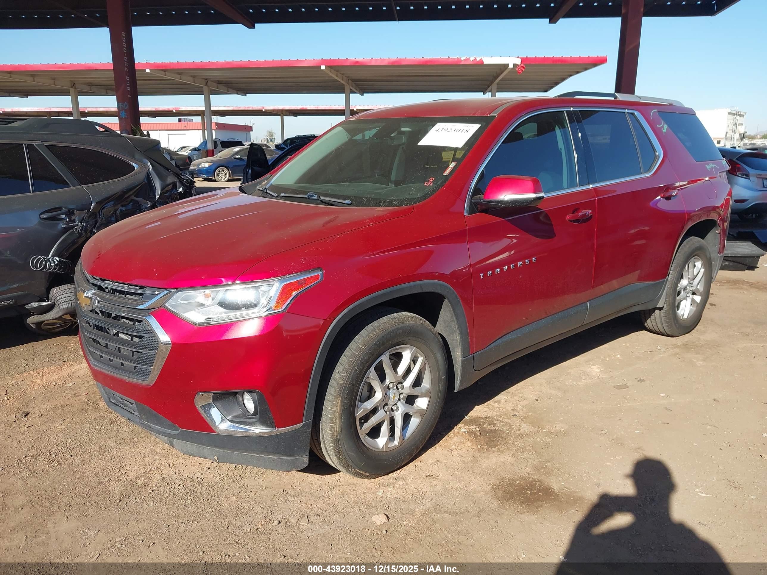 CHEVROLET TRAVERSE image 2