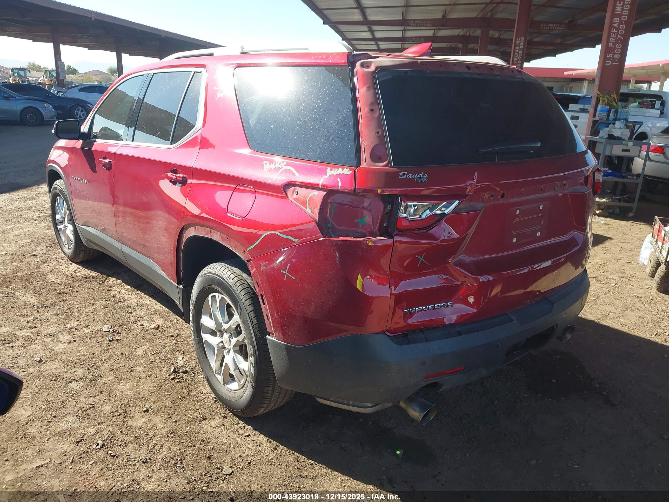 CHEVROLET TRAVERSE image 3