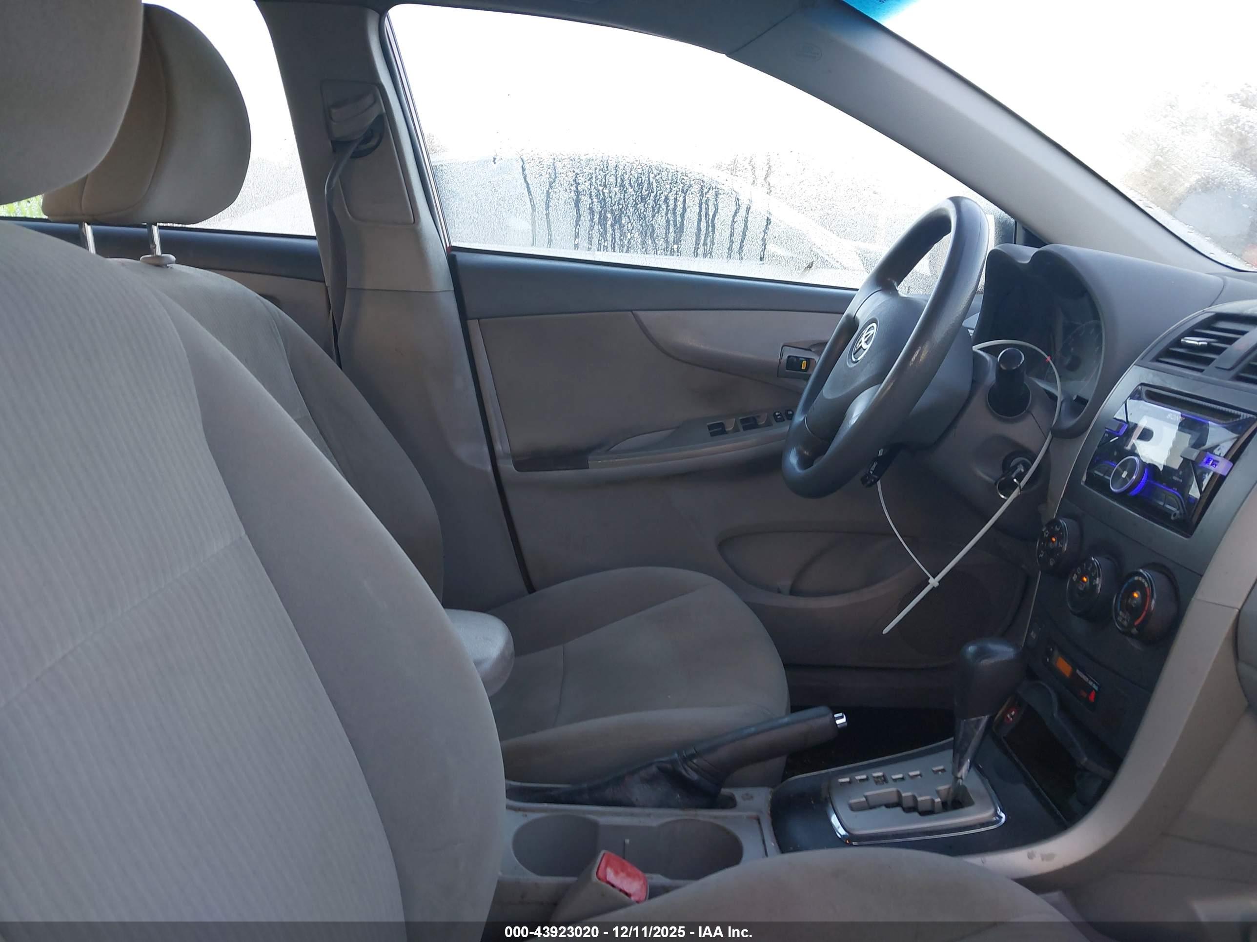 TOYOTA COROLLA image 5
