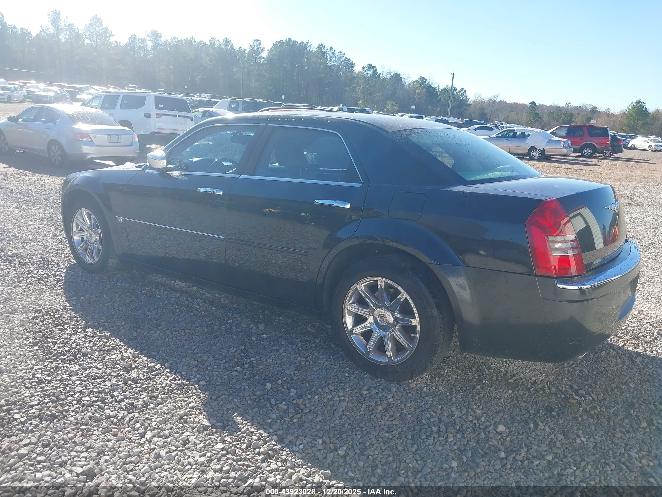 CHRYSLER 300C image 3