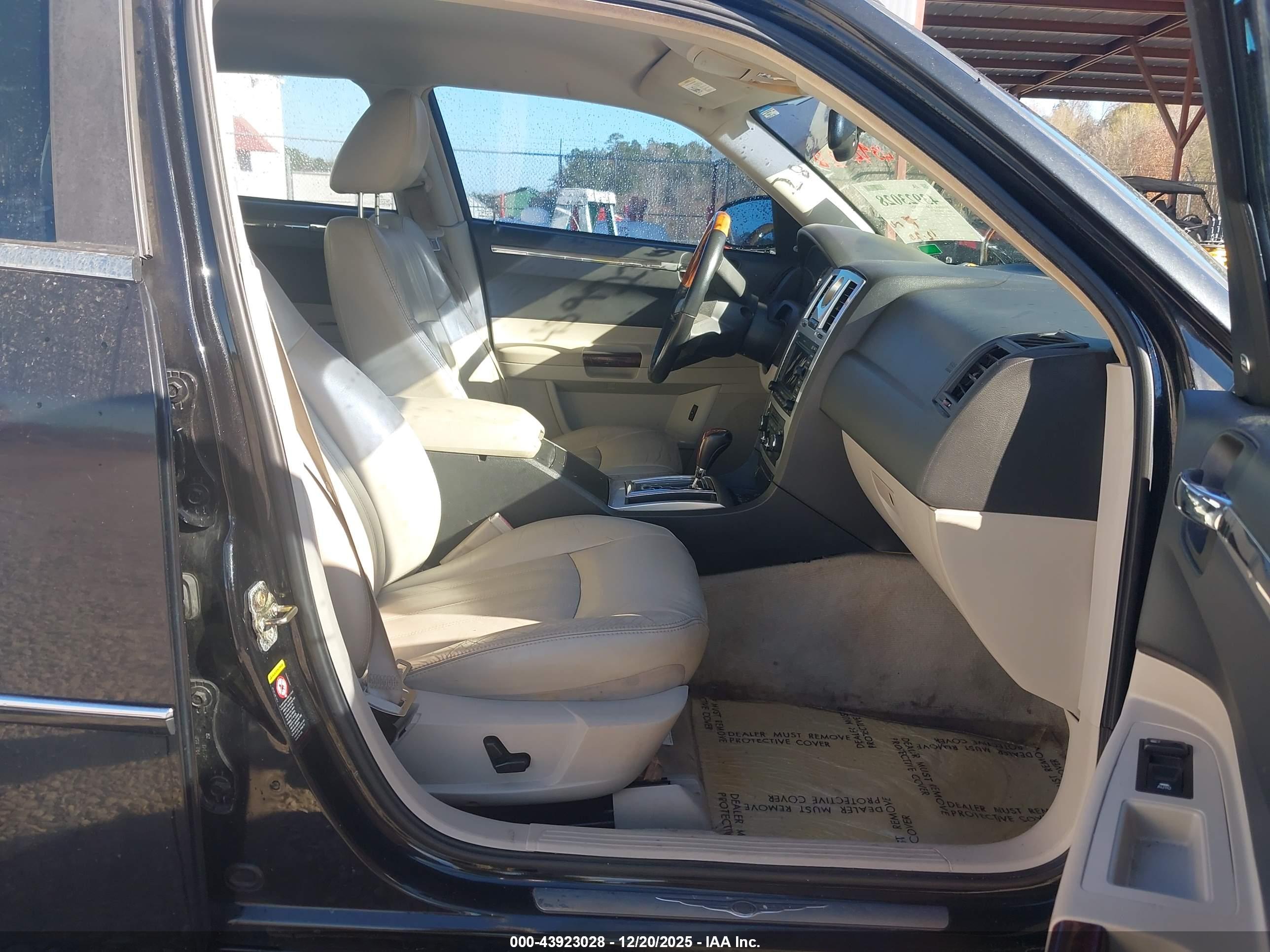 CHRYSLER 300C image 5