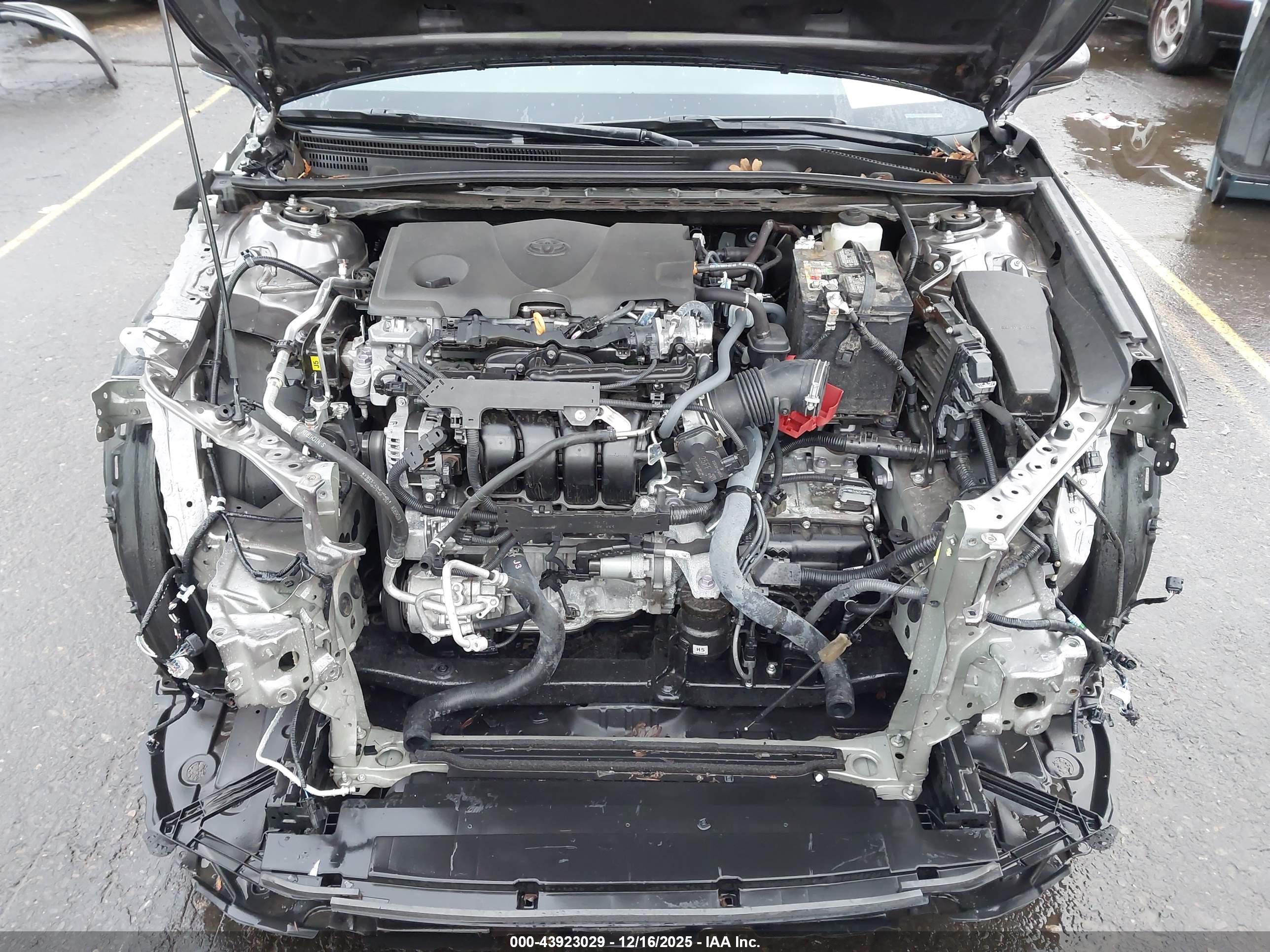 TOYOTA CAMRY image 10