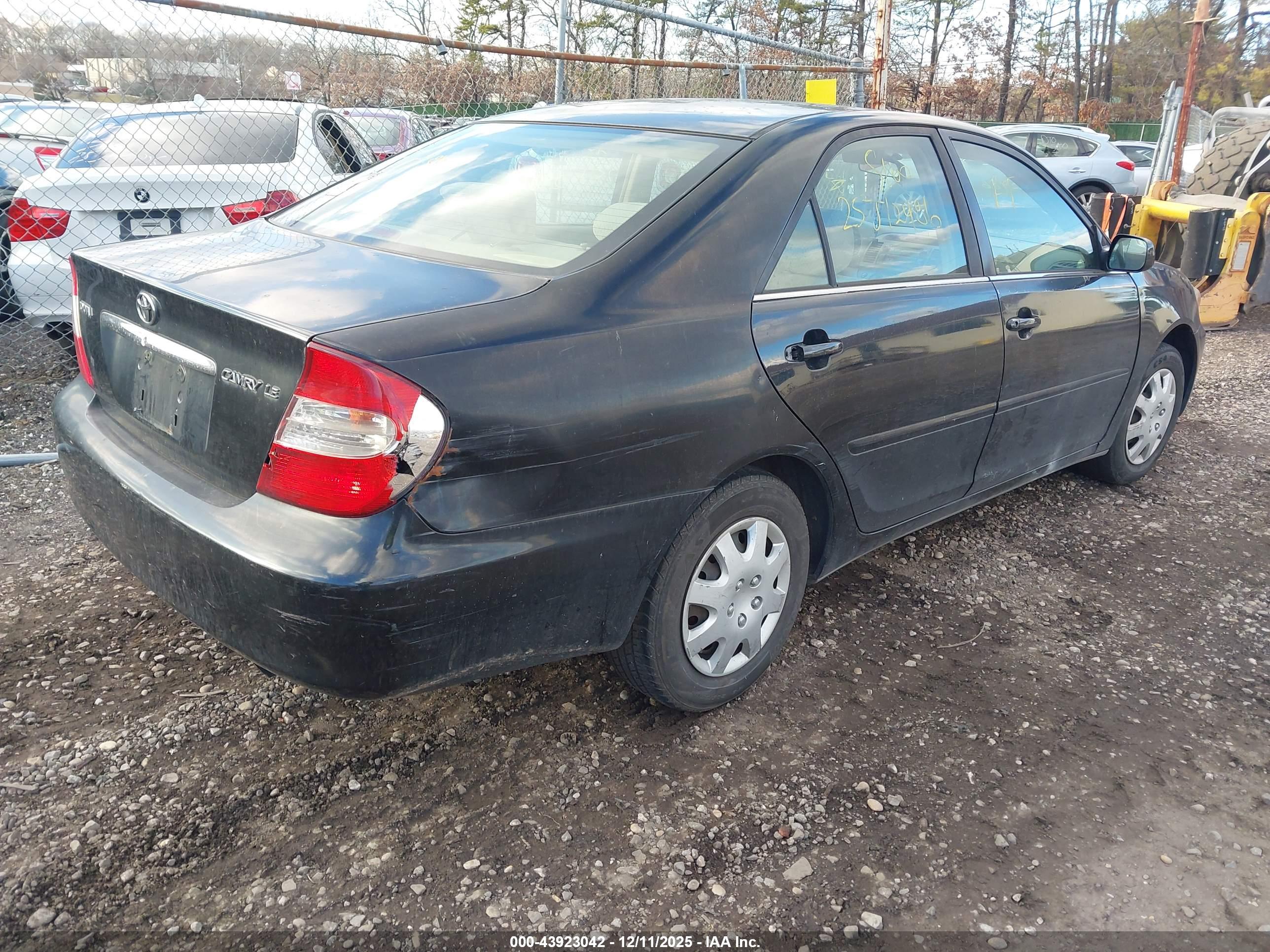 TOYOTA CAMRY image 4