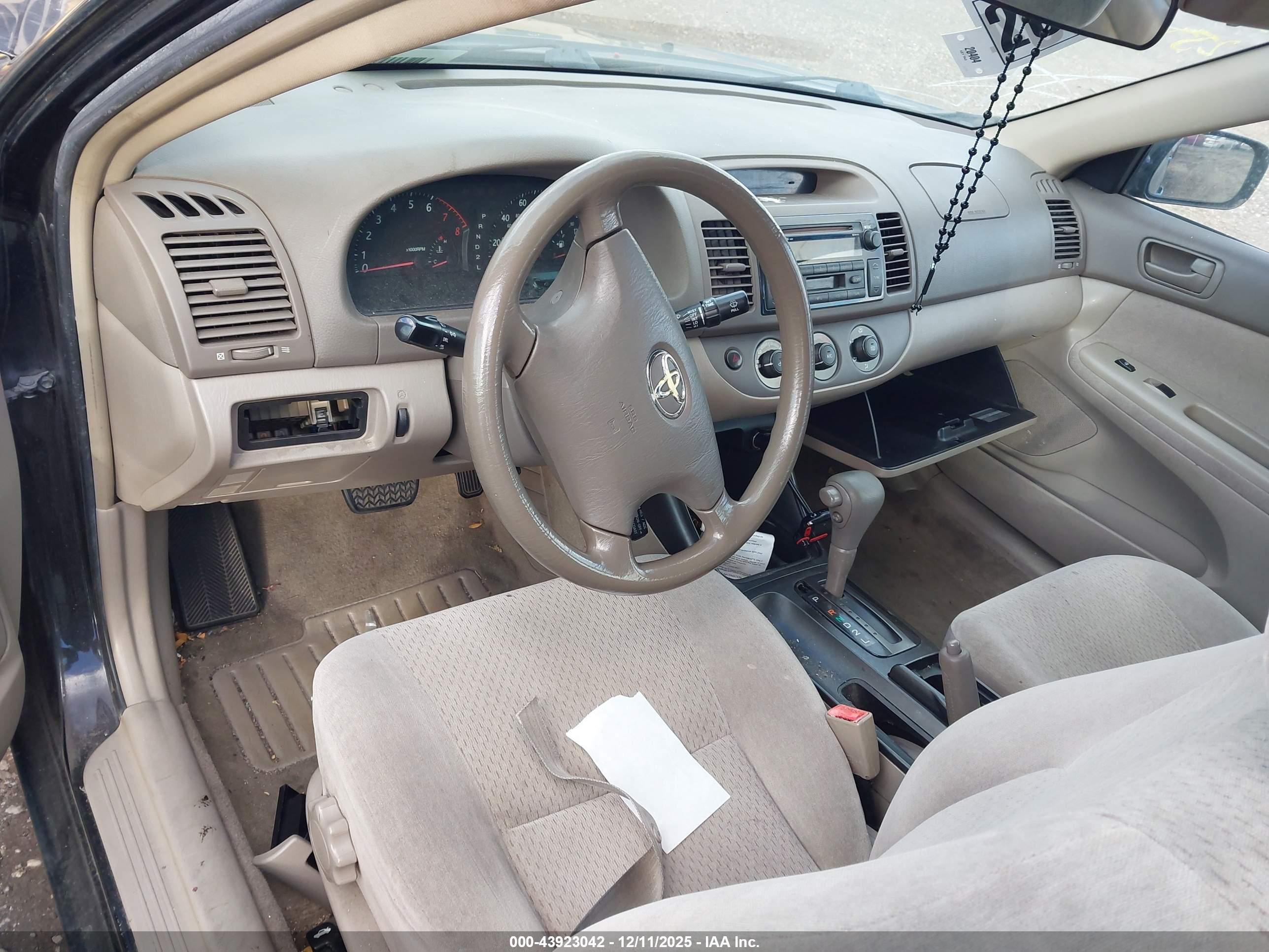 TOYOTA CAMRY image 5