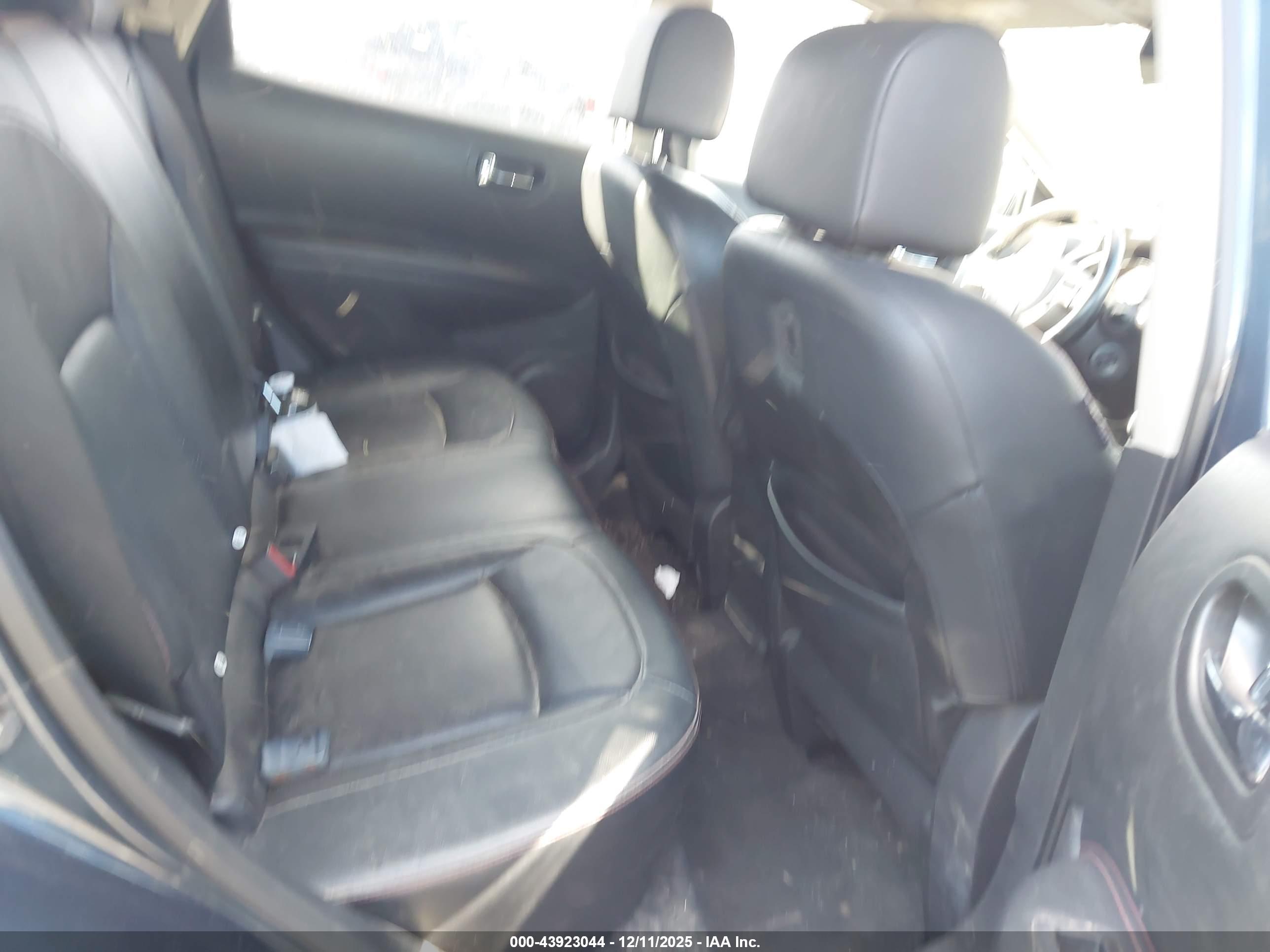 NISSAN ROGUE image 8