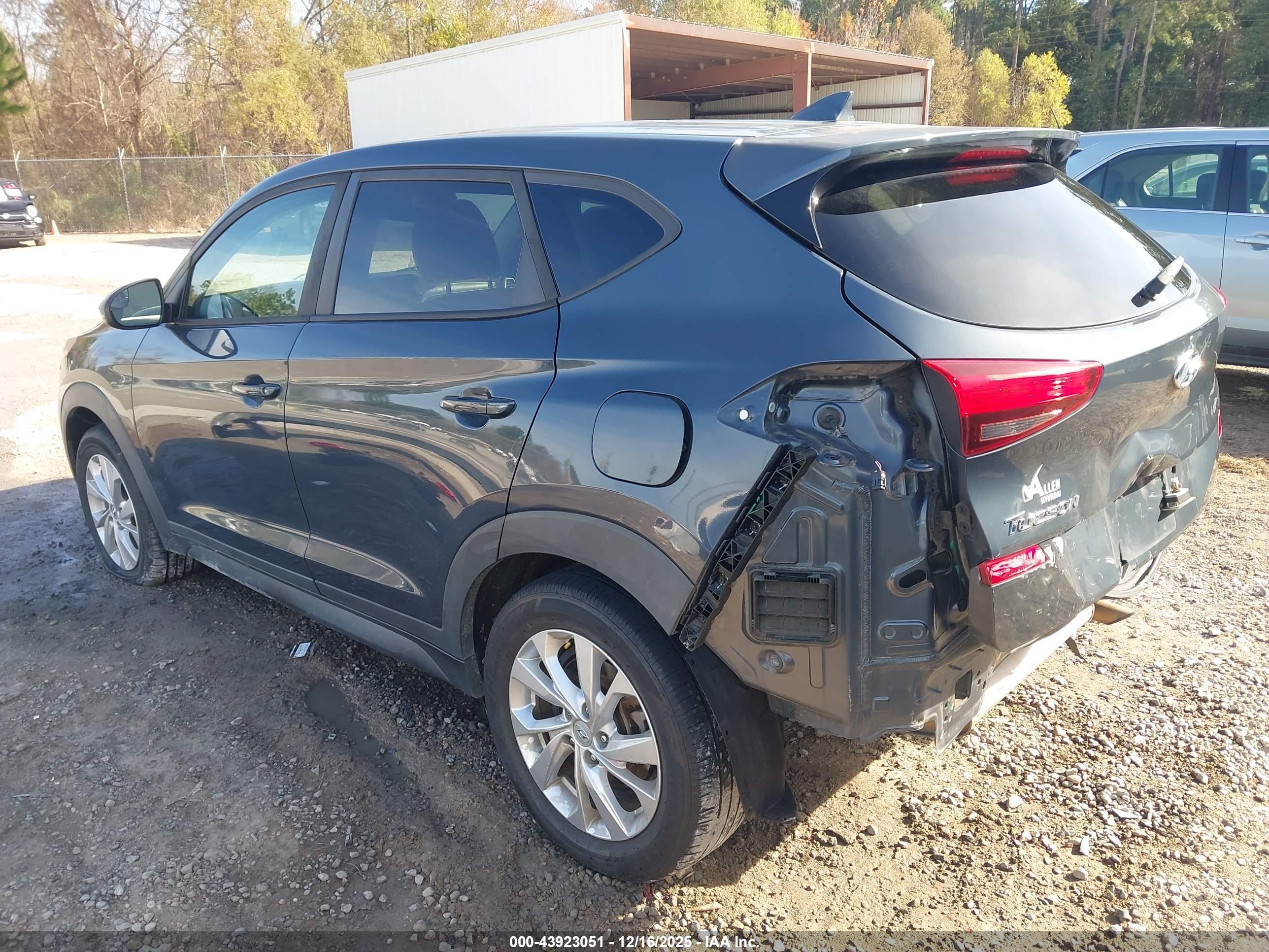 HYUNDAI TUCSON image 3
