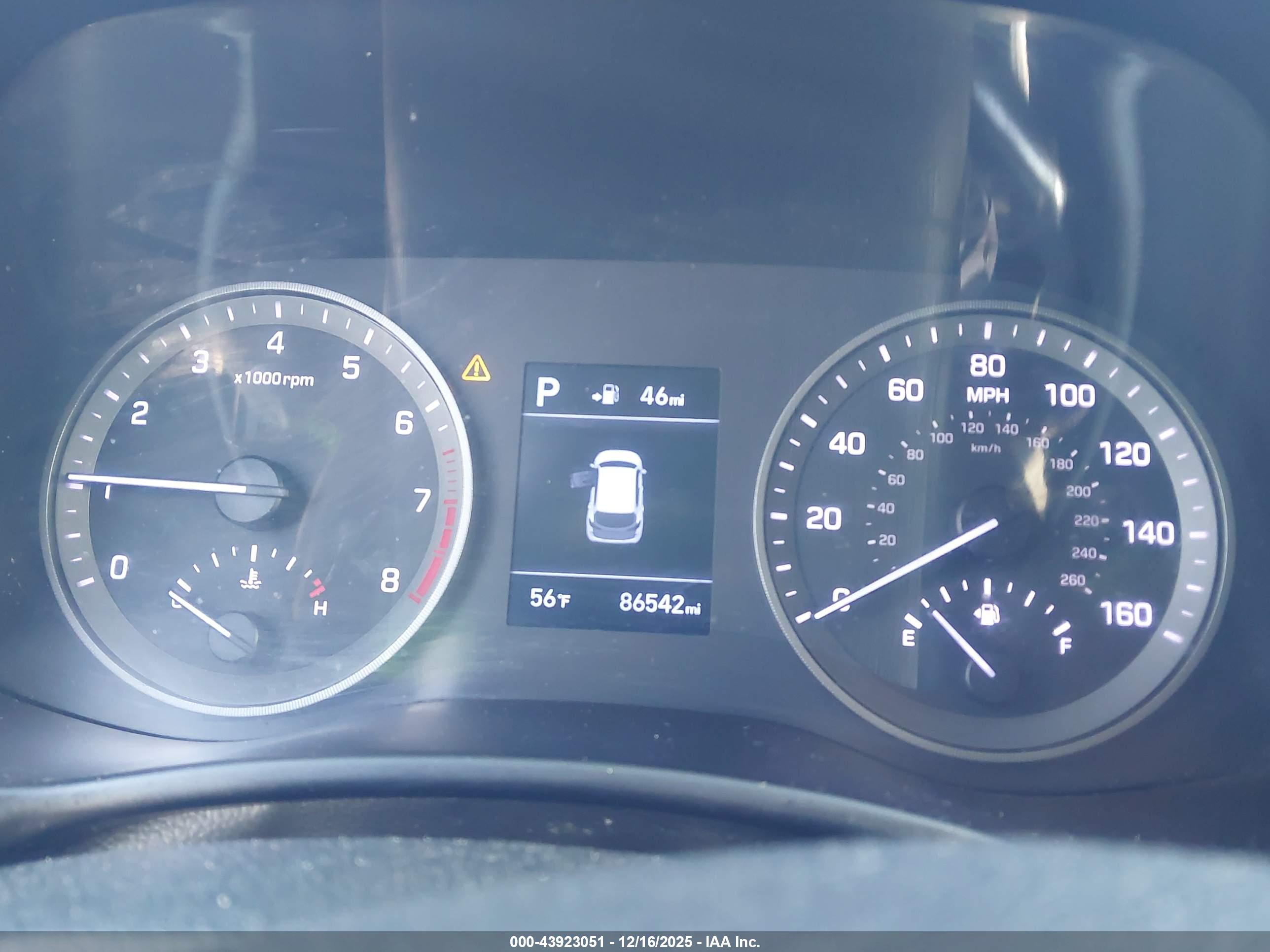 HYUNDAI TUCSON image 7