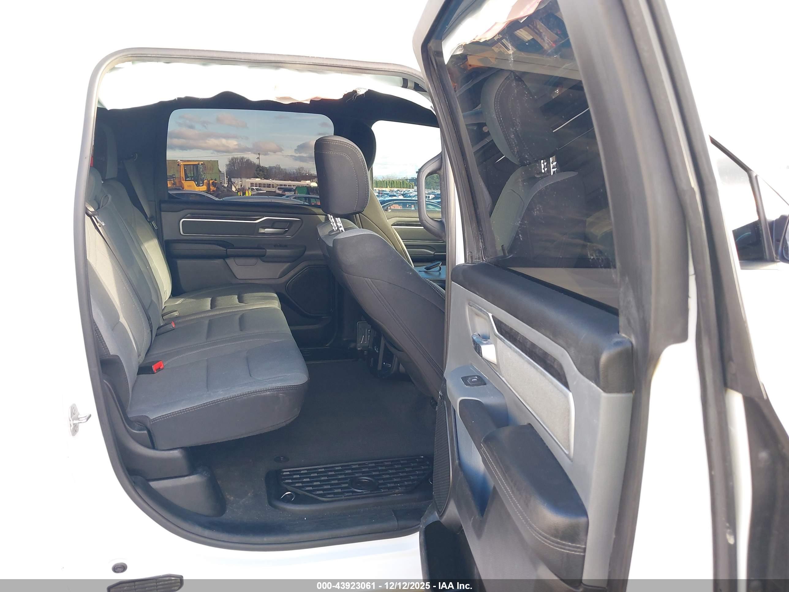 RAM 1500 image 8